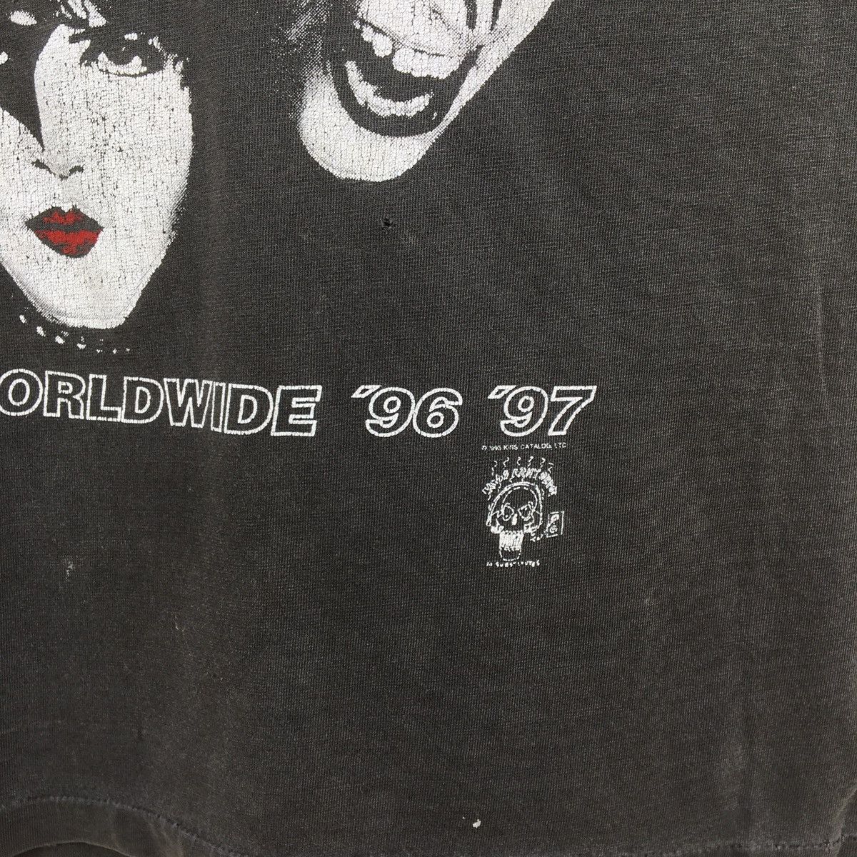 Band Tees × Vintage Vintage Distressed KISS ALIVE WORLDWIDE BAND T-Shirt Size US S / EU 44-46 / 1 - 7 Thumbnail