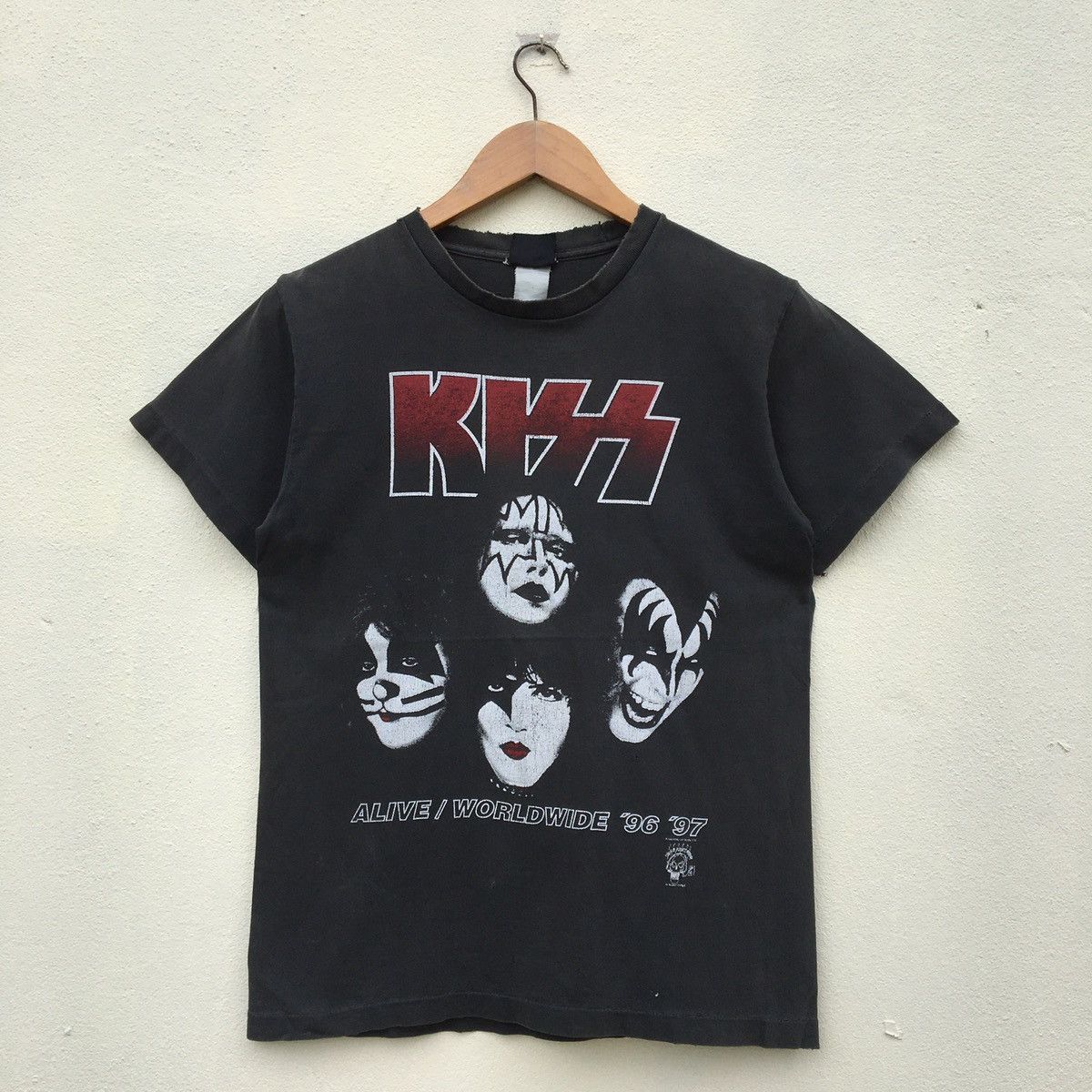 Band Tees × Vintage Vintage Distressed KISS ALIVE WORLDWIDE BAND T-Shirt Size US S / EU 44-46 / 1 - 1 Thumbnail