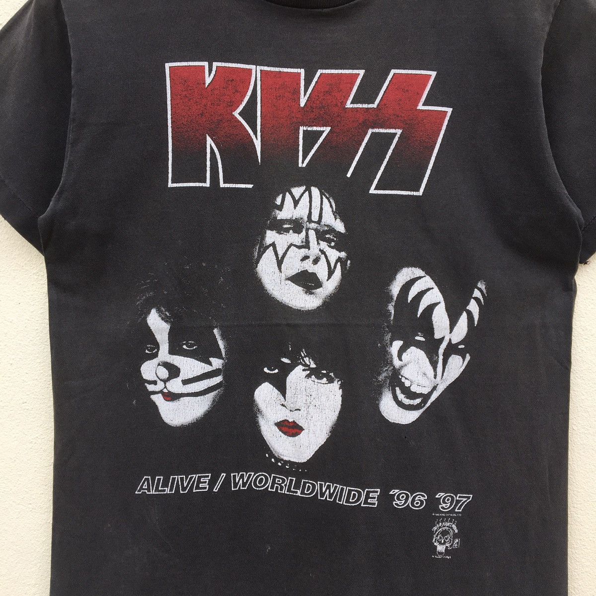 Band Tees × Vintage Vintage Distressed KISS ALIVE WORLDWIDE BAND T-Shirt Size US S / EU 44-46 / 1 - 2 Thumbnail
