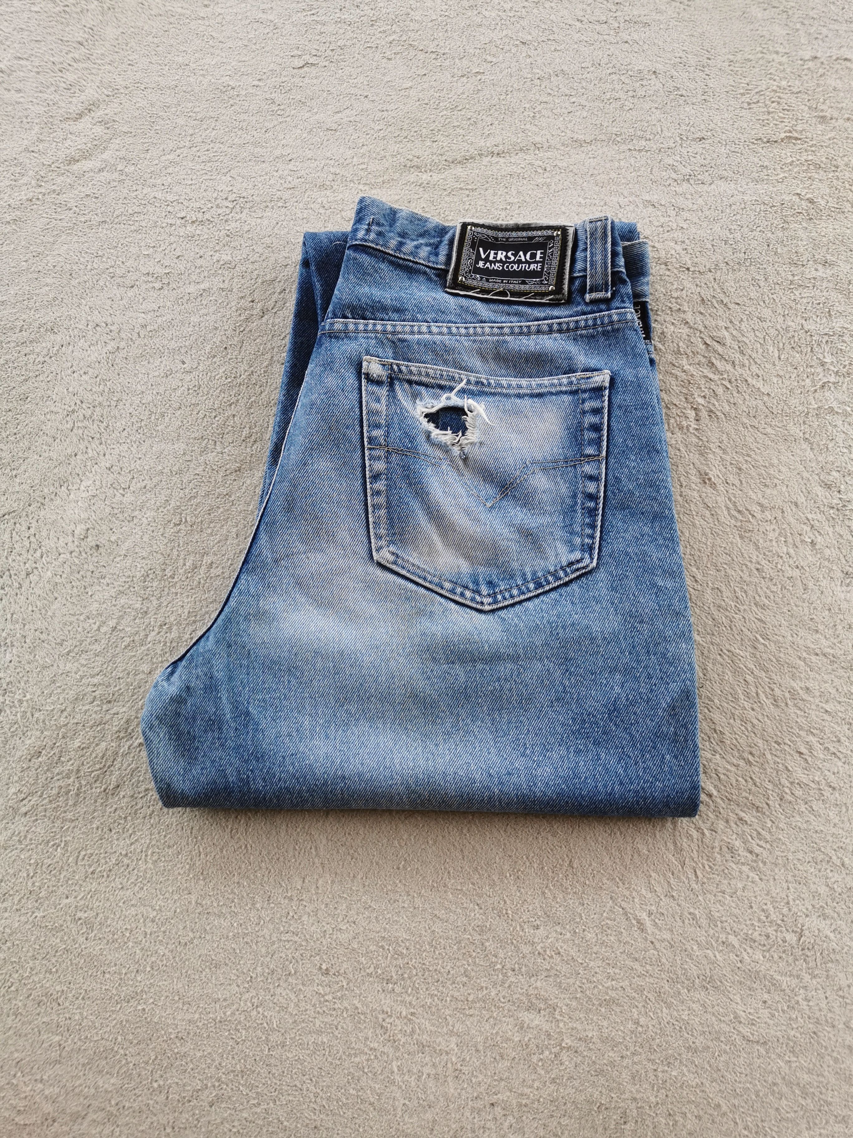 Versace Vintage Versace Faded Blue Jeans Size US 32 / EU 48 - 2 Thumbnail