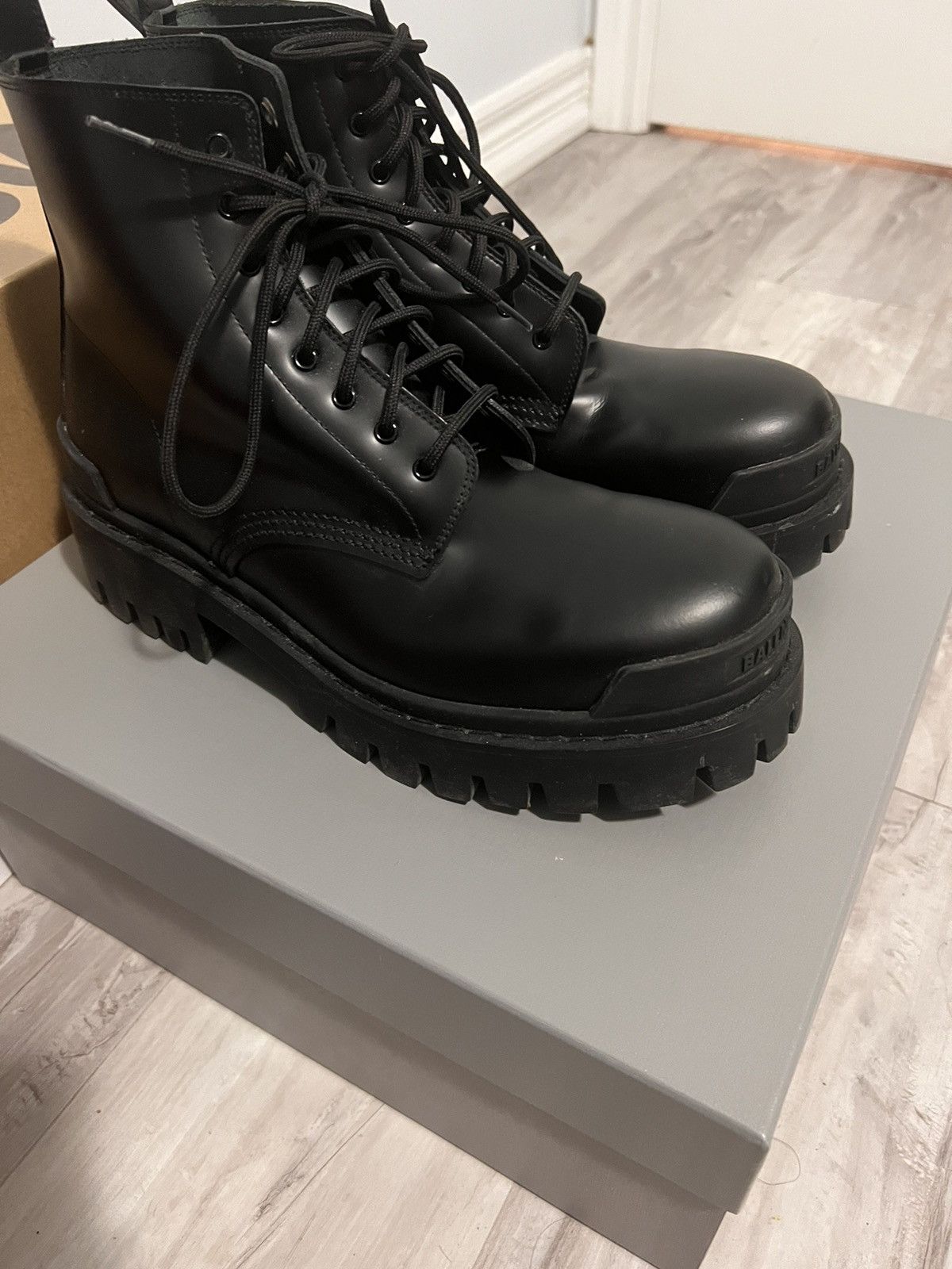 Balenciaga Balenciaga strike boots Size US 7 / EU 40 - 1 Thumbnail