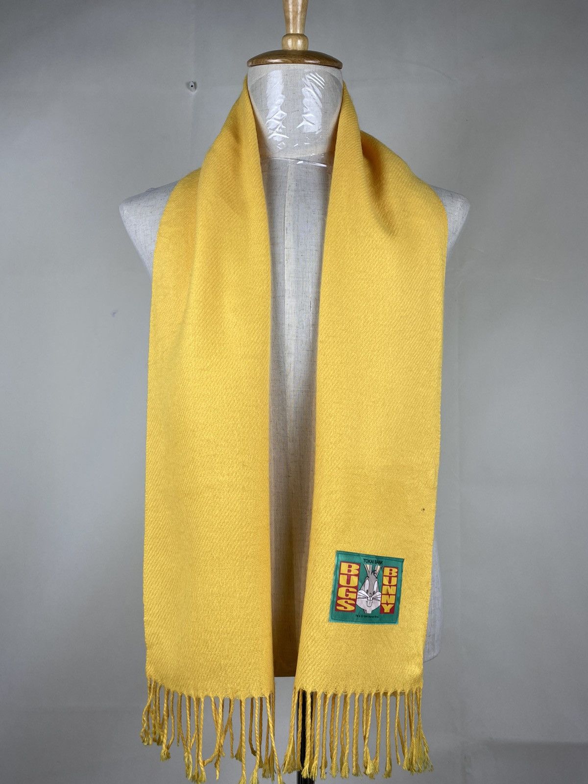 Vintage Vintage Yellow Bugs Bunny Winter Scarf Muffler Size ONE SIZE - 1 Thumbnail