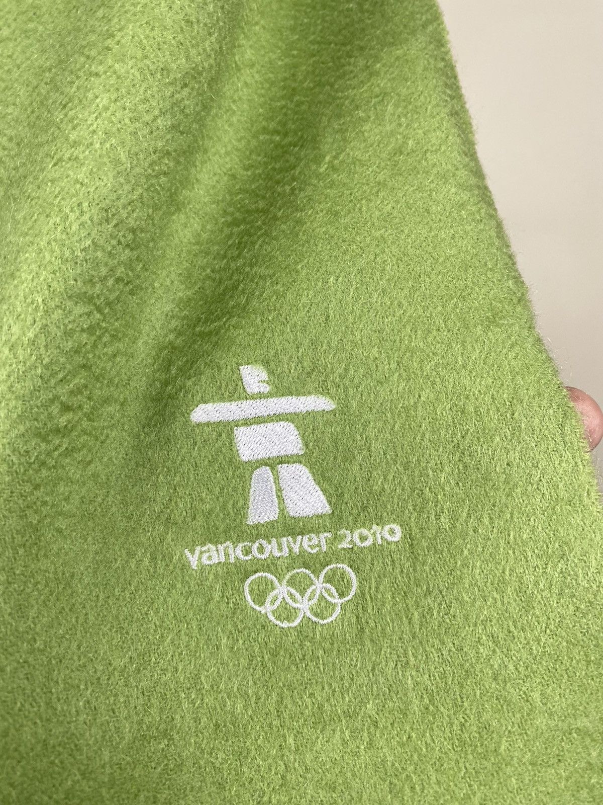 Vintage 2010 Vancouver Winter Olympics Scarf Muffler Size ONE SIZE - 4 Thumbnail