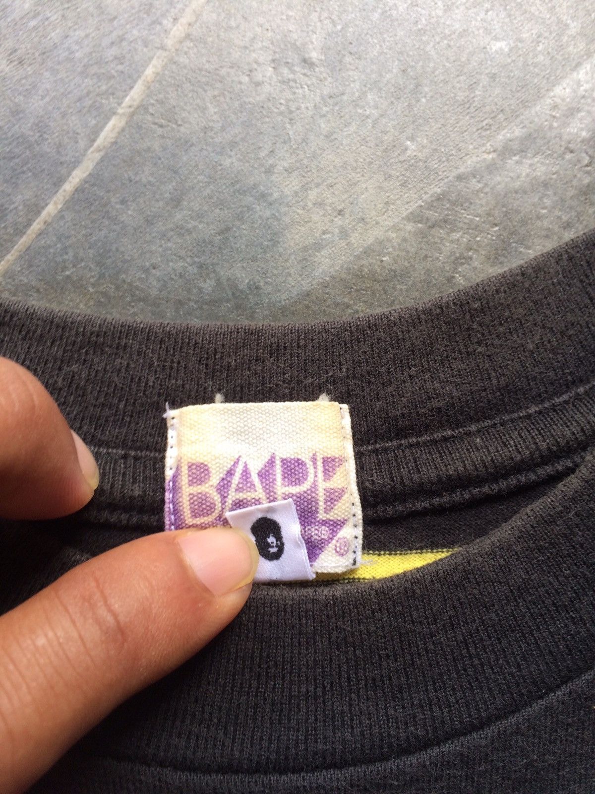 Bape × Nigo Vtg Bathing Ape Small Logo Tshirt Size US M / EU 48-50 / 2 - 5 Thumbnail