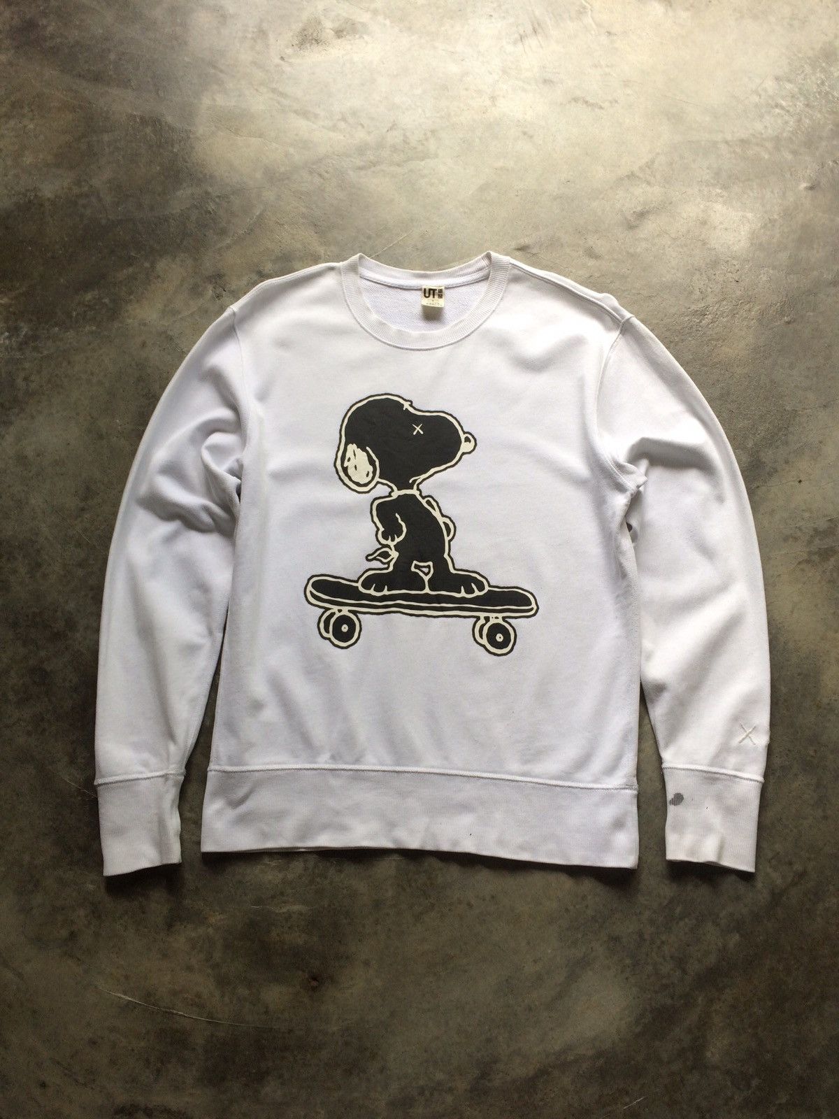 image of Kaws Snoopy X Uniqlo Crewneck in White, Men's (Size Small)