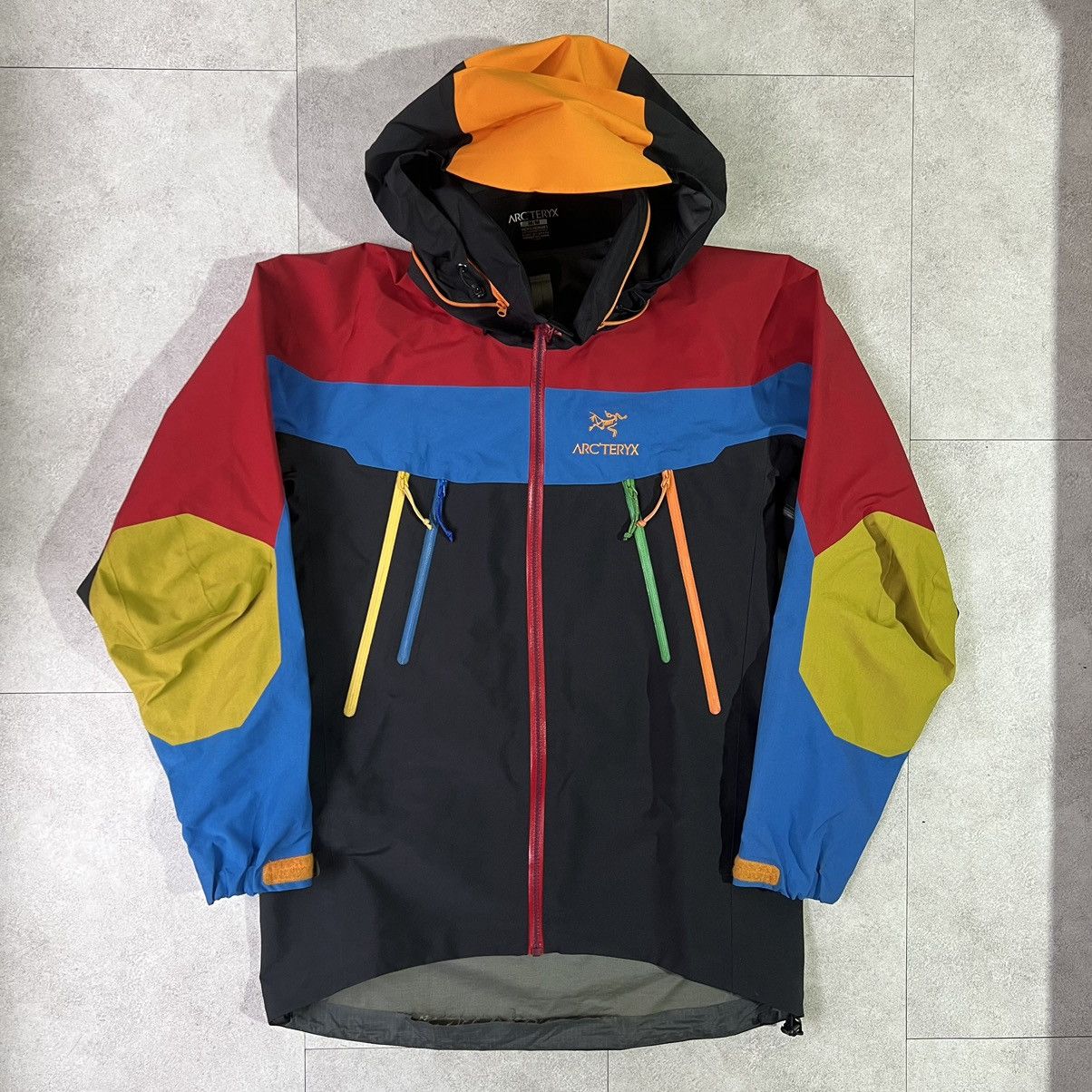 世界的に有名な BEAMS ARC'TERYX 35th XS Jacket SV Theta 登山用品 ...