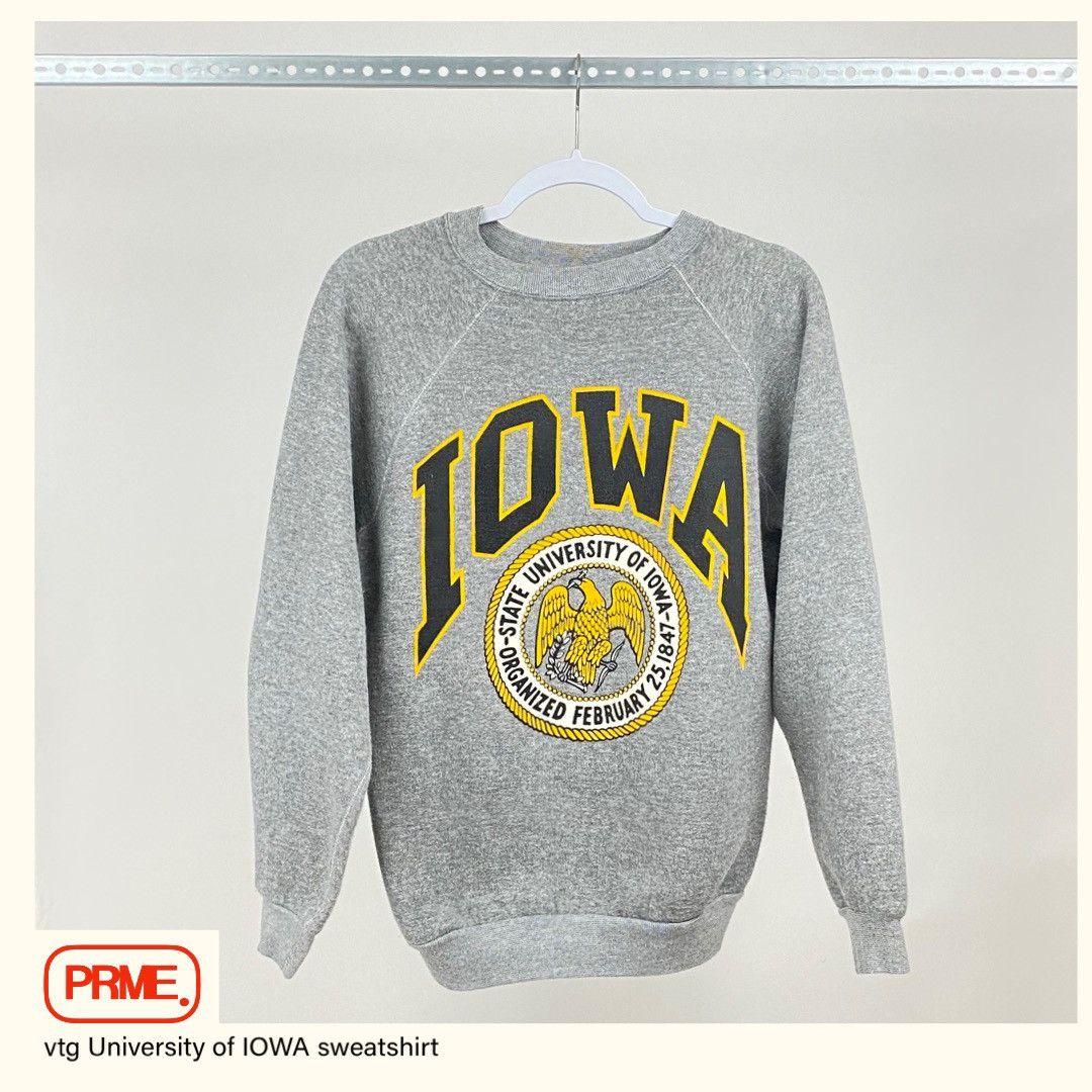 Vintage vintage 80s IOWA UNIVERSITY spellout DISCUS sweatshirt Size US L / EU 52-54 / 3 - 2 Thumbnail