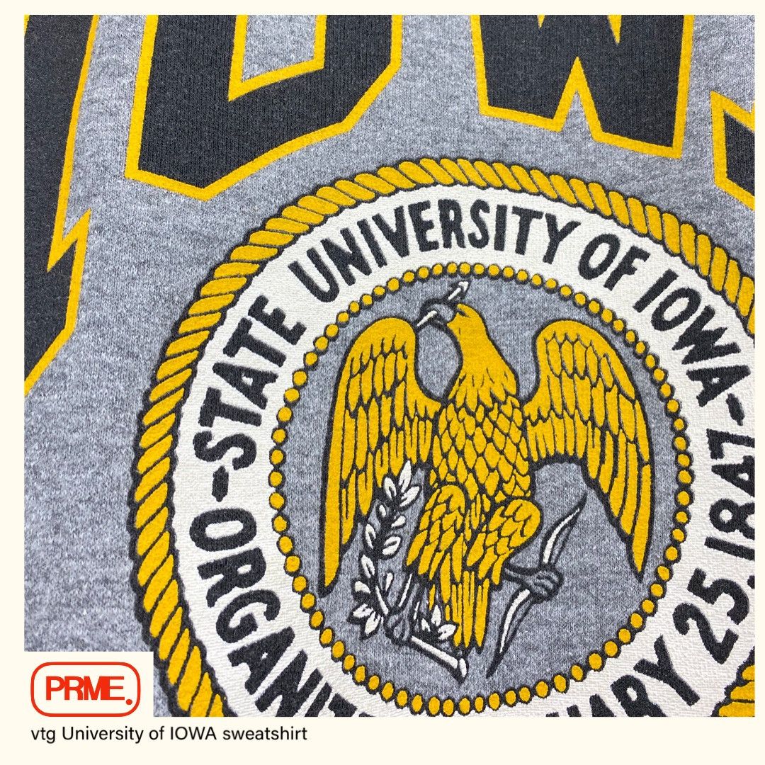Vintage vintage 80s IOWA UNIVERSITY spellout DISCUS sweatshirt Size US L / EU 52-54 / 3 - 6 Thumbnail