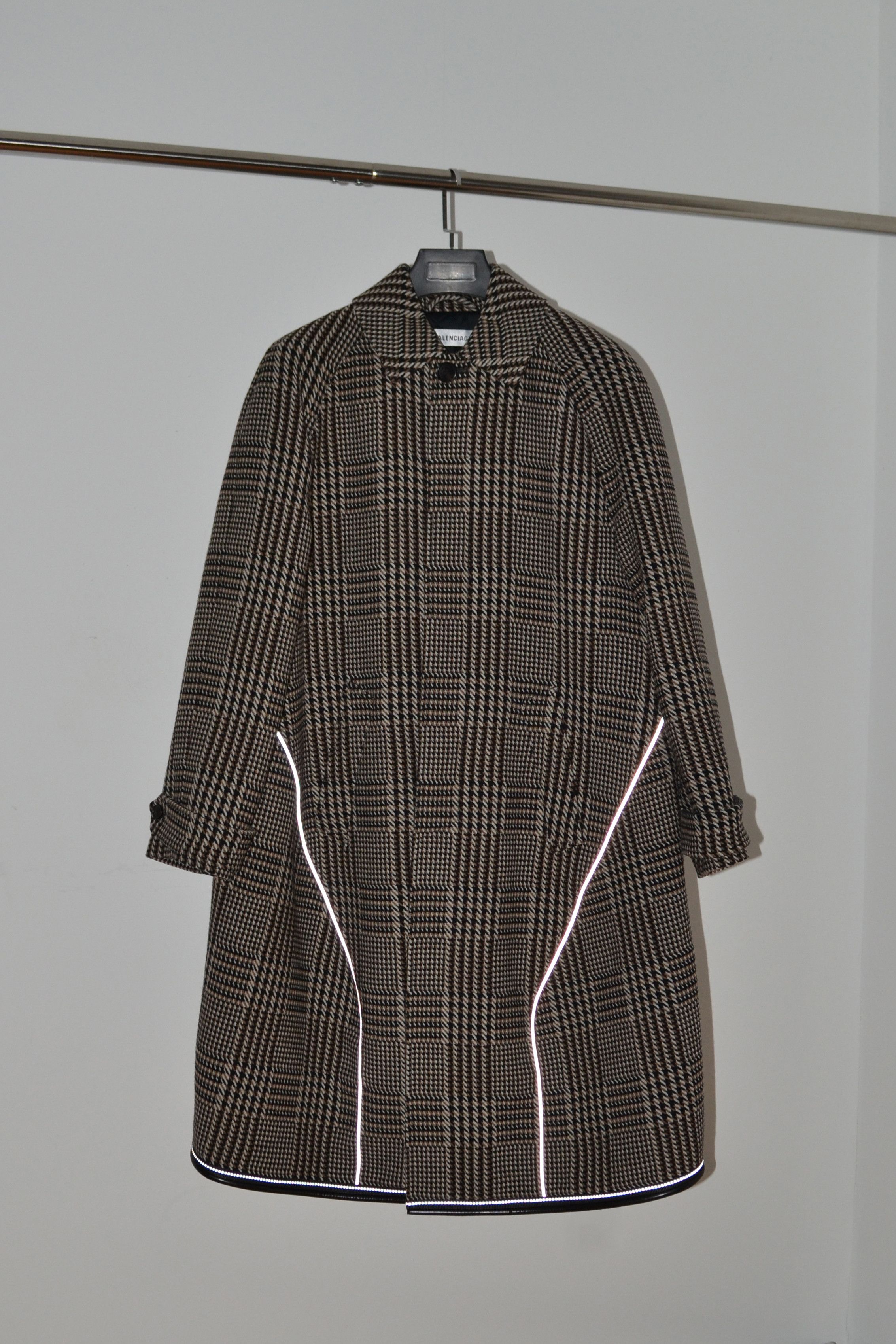 Balenciaga Balenciaga Pre-Fall 2018 3M Piping Plaid Houndstooth Coat Size US M / EU 48-50 / 2 - 1 Thumbnail