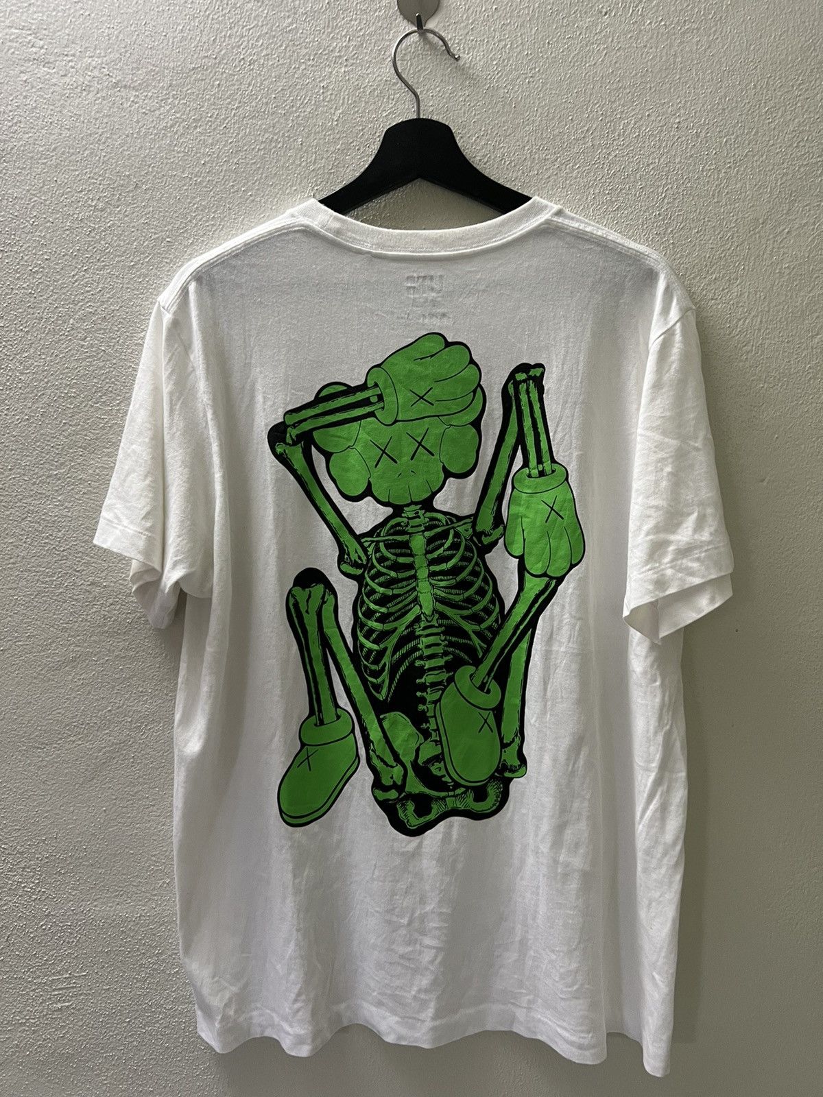 Kaws Kaws Big Green Skeleton Size US XL / EU 56 / 4 - 1 Thumbnail