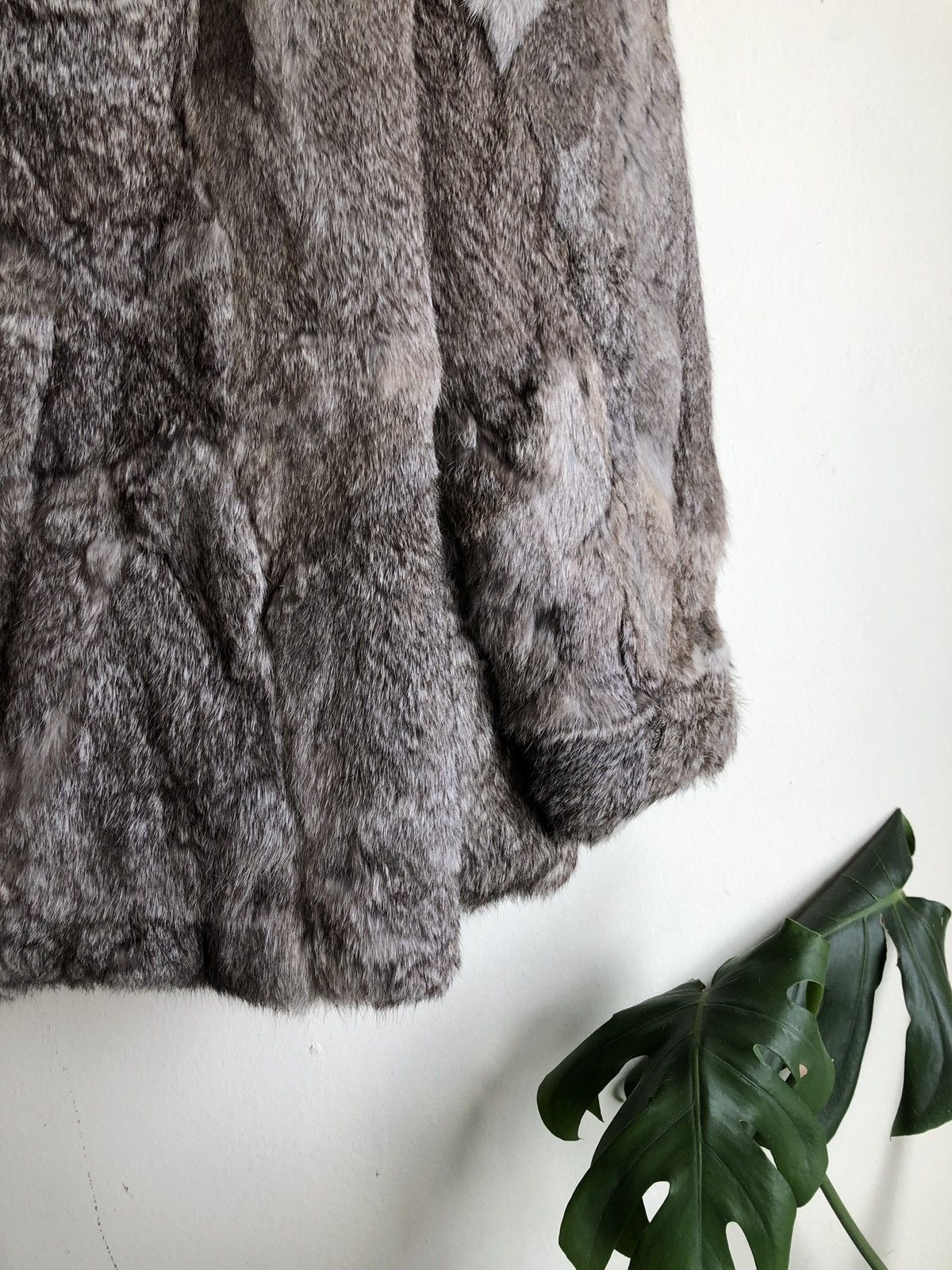 Diane von Furstenberg Genuine Dead Vintage Bunnies Playboy Furry Coat Size US L / EU 52-54 / 3 - 19 Thumbnail