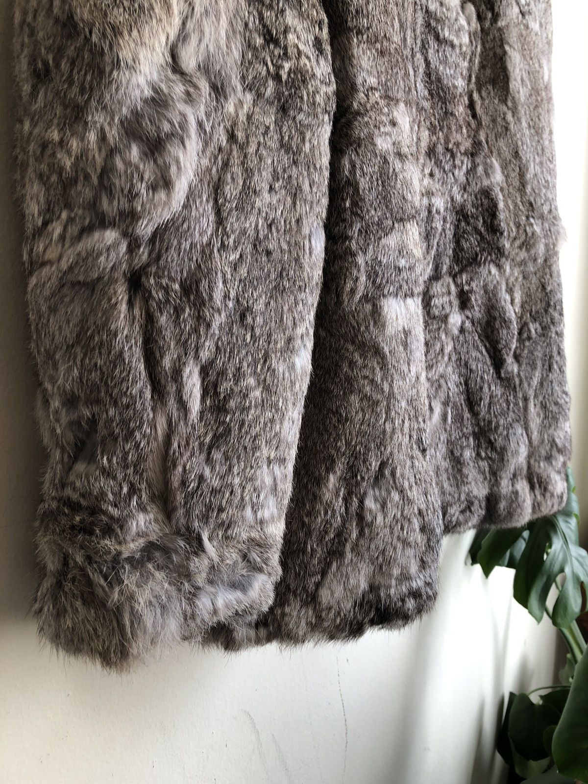 Diane von Furstenberg Genuine Dead Vintage Bunnies Playboy Furry Coat Size US L / EU 52-54 / 3 - 18 Thumbnail