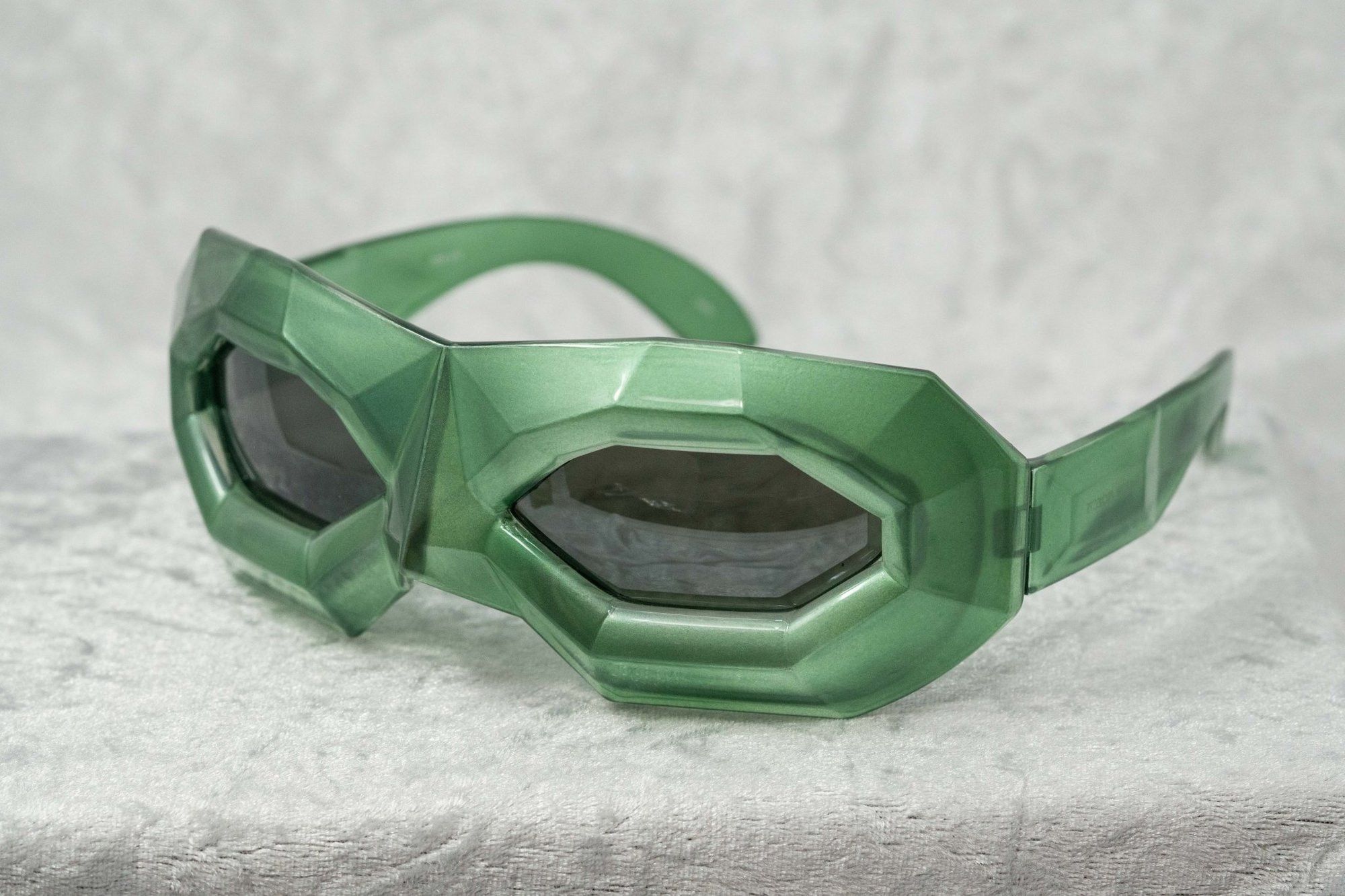 Linda Farrow WVD x Linda Farrow Crystal Diamond Mask Sunglasses Green Size ONE SIZE - 1 Thumbnail