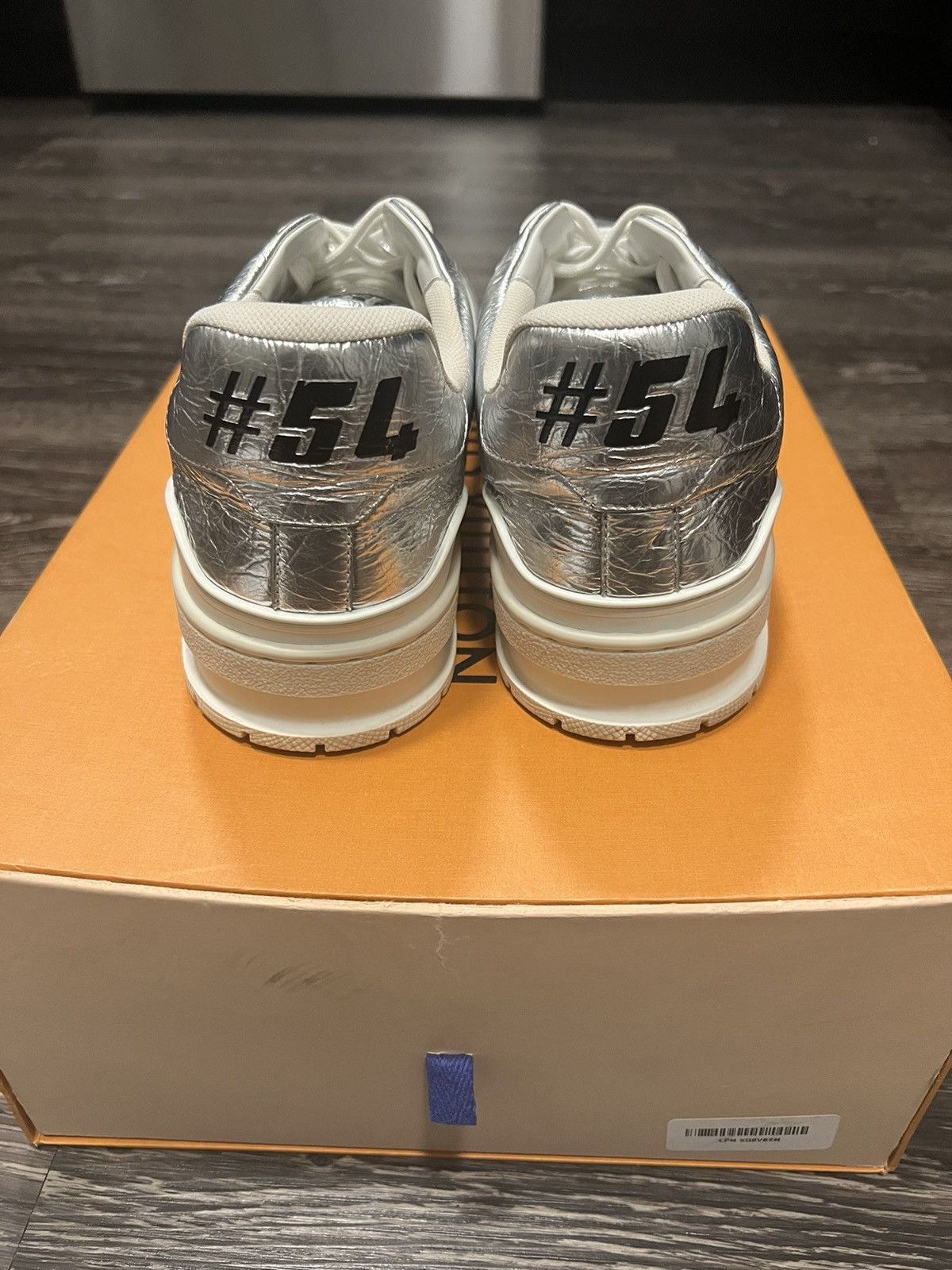 Louis Vuitton Louis Vuitton Trainers Metallic Silver Size US 9 / EU 42 - 9 Thumbnail