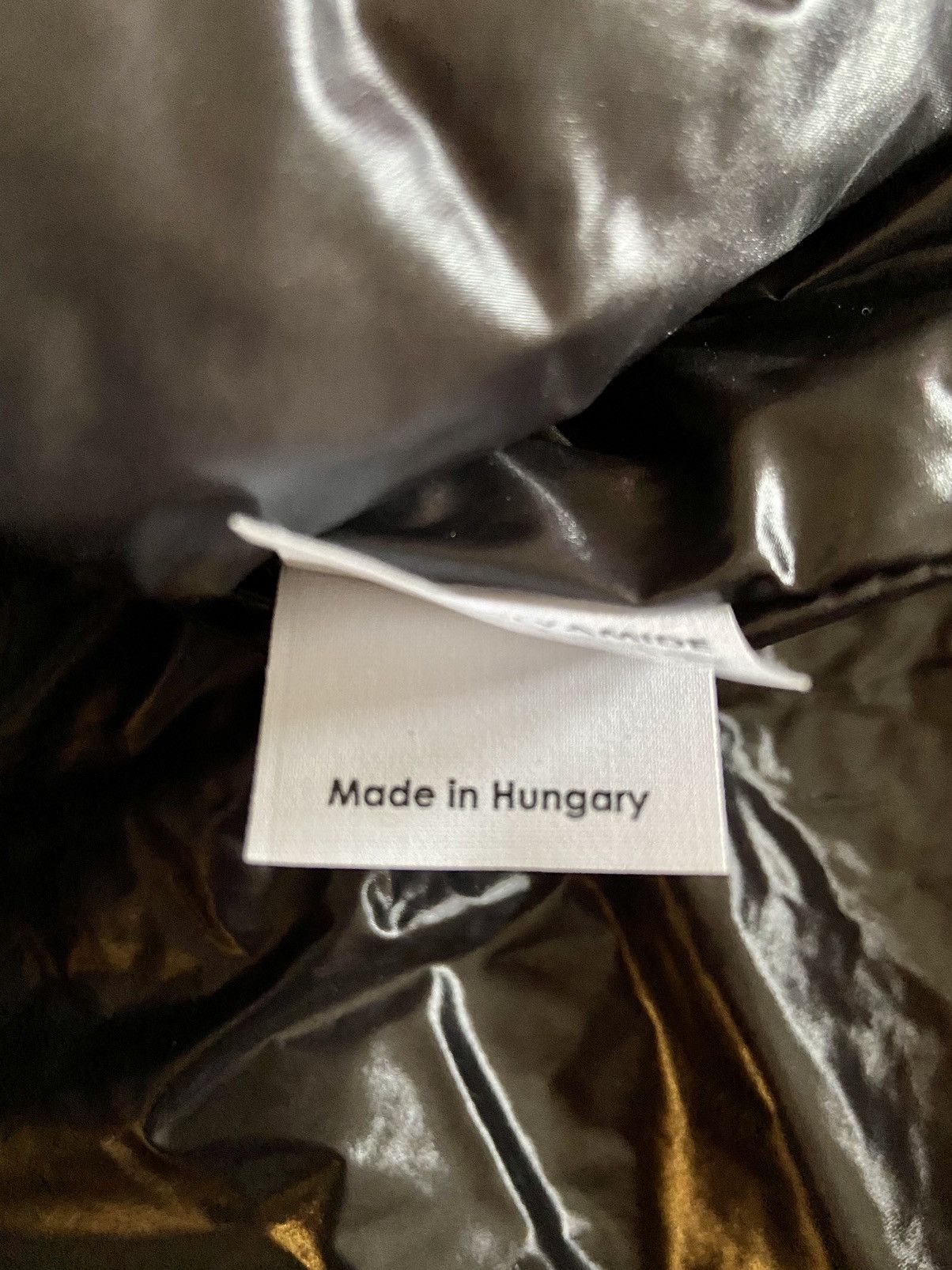 Dries Van Noten NWT FW20-21 Vence Long Bis Down Coat in Black size L Size US L / EU 52-54 / 3 - 12 Thumbnail