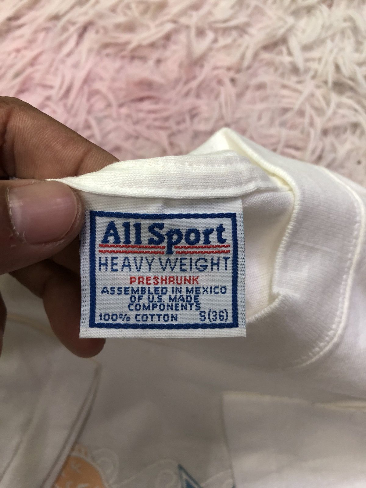 All Sport × Vintage Vintage Guam Fish print Size US S / EU 44-46 / 1 - 6 Thumbnail