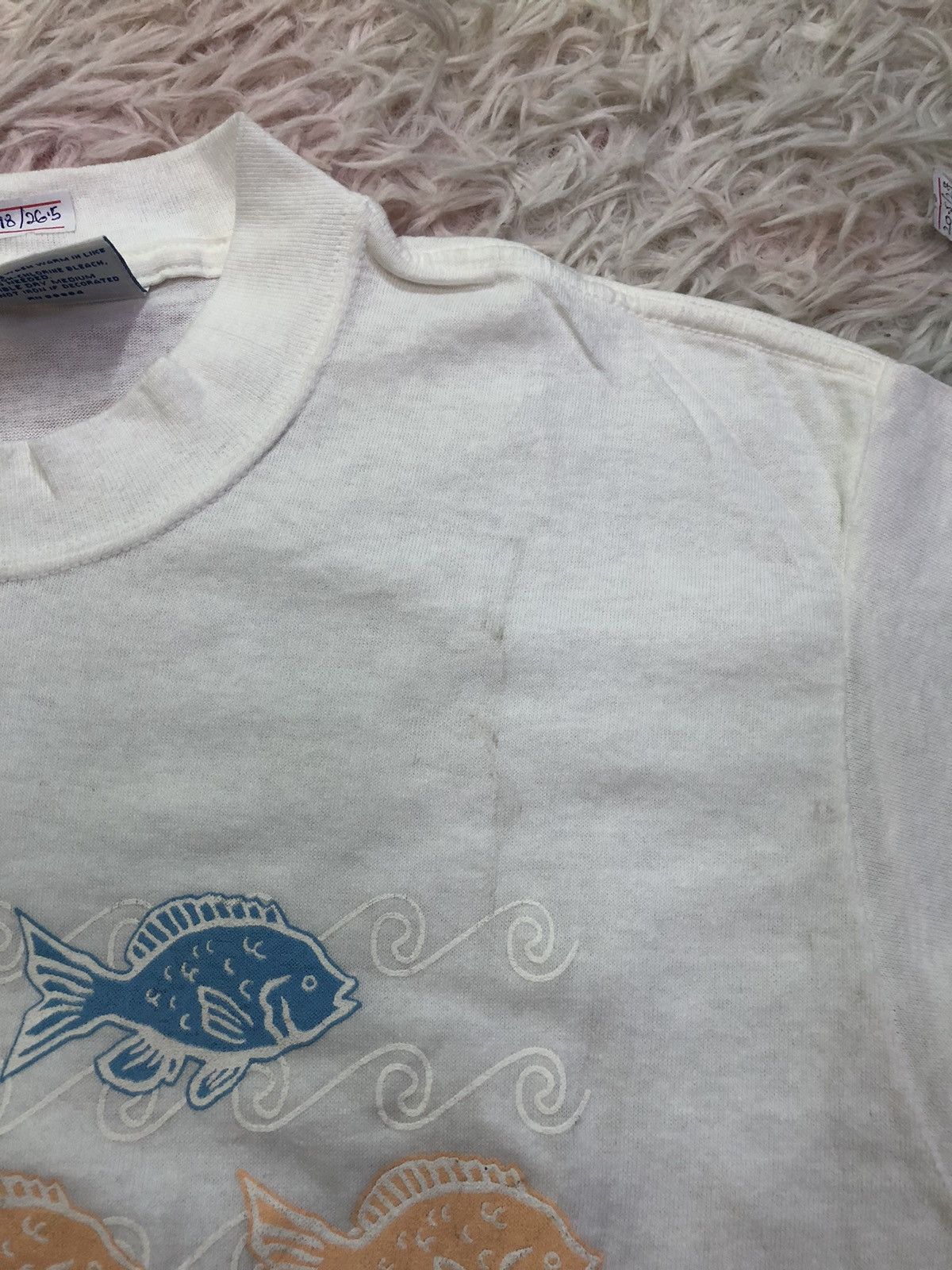 All Sport × Vintage Vintage Guam Fish print Size US S / EU 44-46 / 1 - 9 Thumbnail