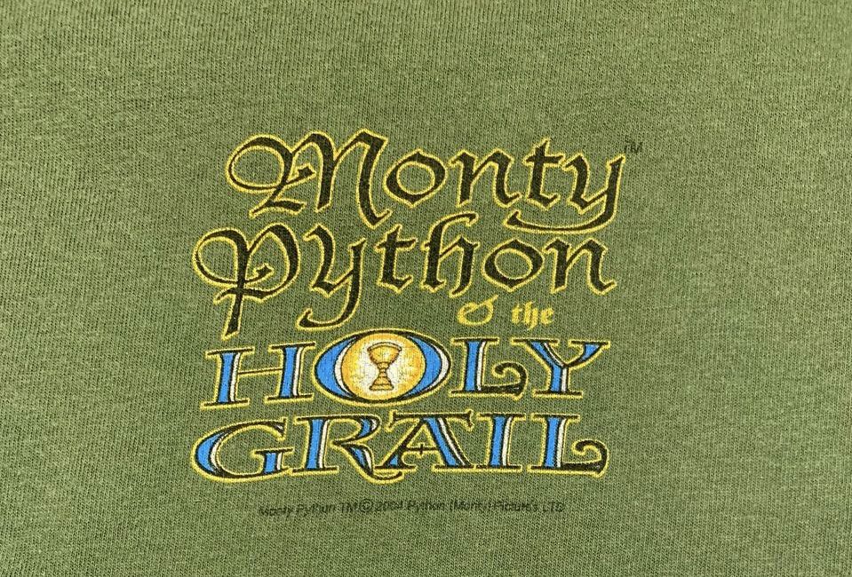 Liquid Blue × Vintage Liquid Blue Monty Python And The Holy Grail Vintage 2004 Size US L / EU 52-54 / 3 - 4 Thumbnail