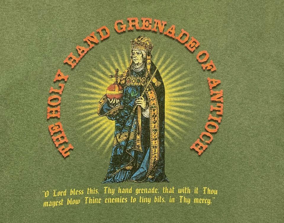 Liquid Blue × Vintage Liquid Blue Monty Python And The Holy Grail Vintage 2004 Size US L / EU 52-54 / 3 - 2 Thumbnail