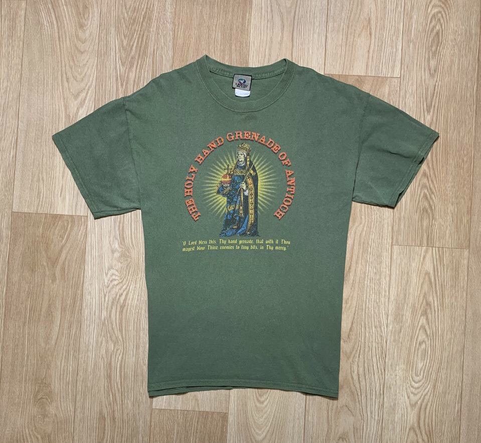 Liquid Blue × Vintage Liquid Blue Monty Python And The Holy Grail Vintage 2004 Size US L / EU 52-54 / 3 - 1 Thumbnail