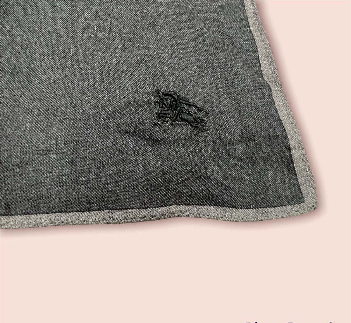 Burberry BURBERRY PLAIN POCKETSQUARE/HANDKERCHIEF/BANDANA Size ONE SIZE - 2 Thumbnail