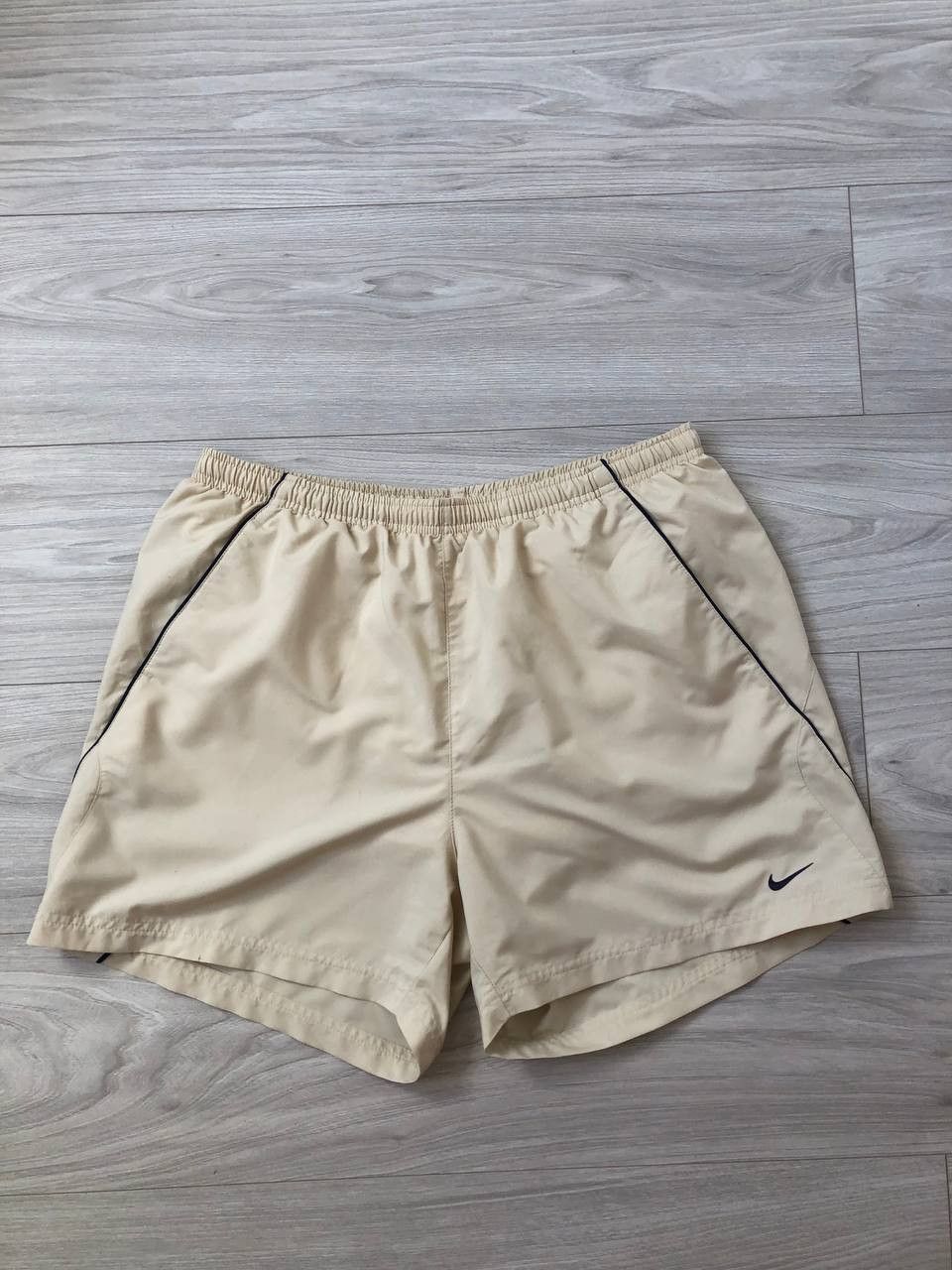 Vintage Vintage Nike Shorts Size US 36 / EU 52 - 1 Thumbnail