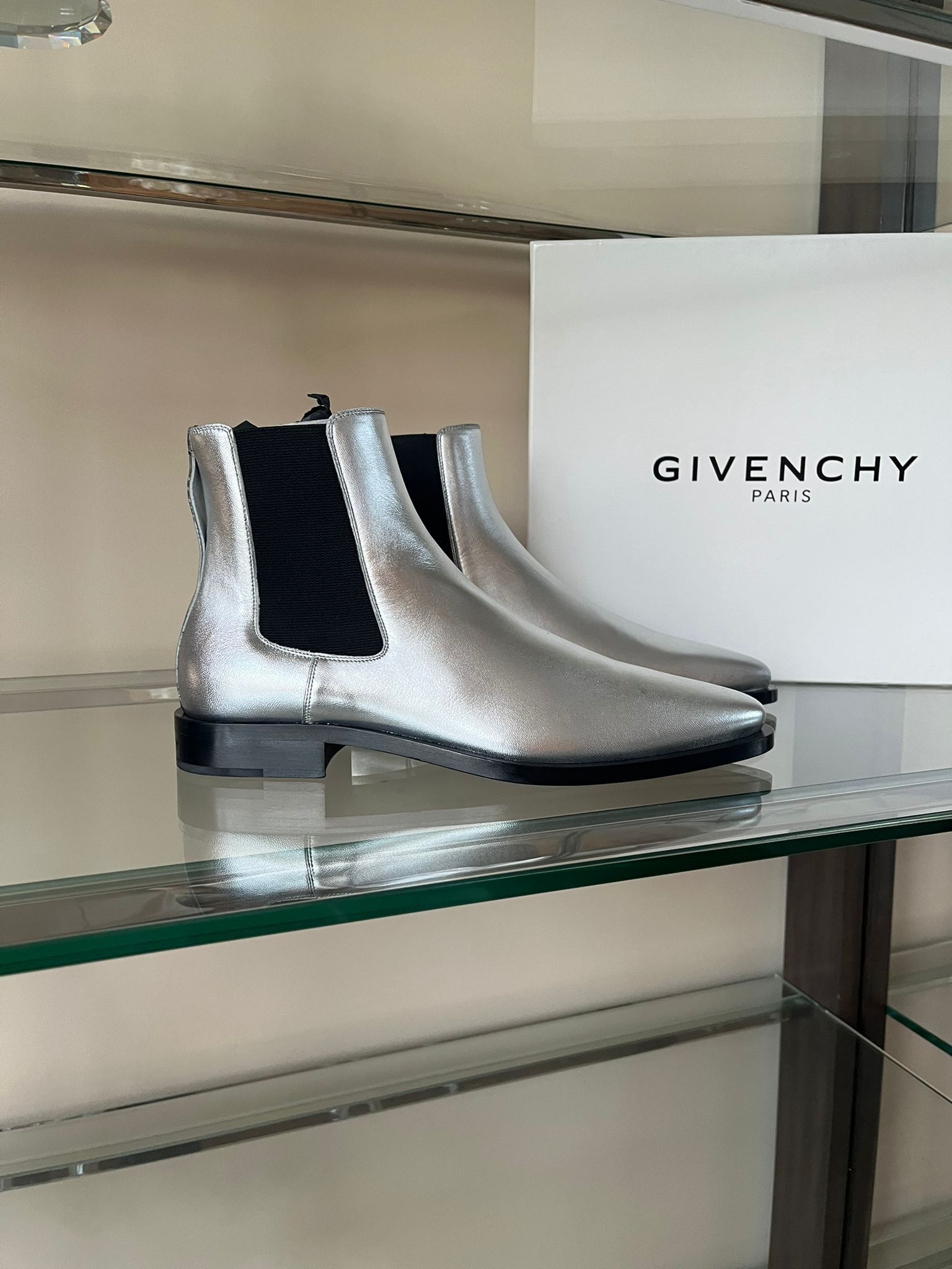 Givenchy Chelsea Boots in Silver Size US 8 / EU 41 - 2 Thumbnail