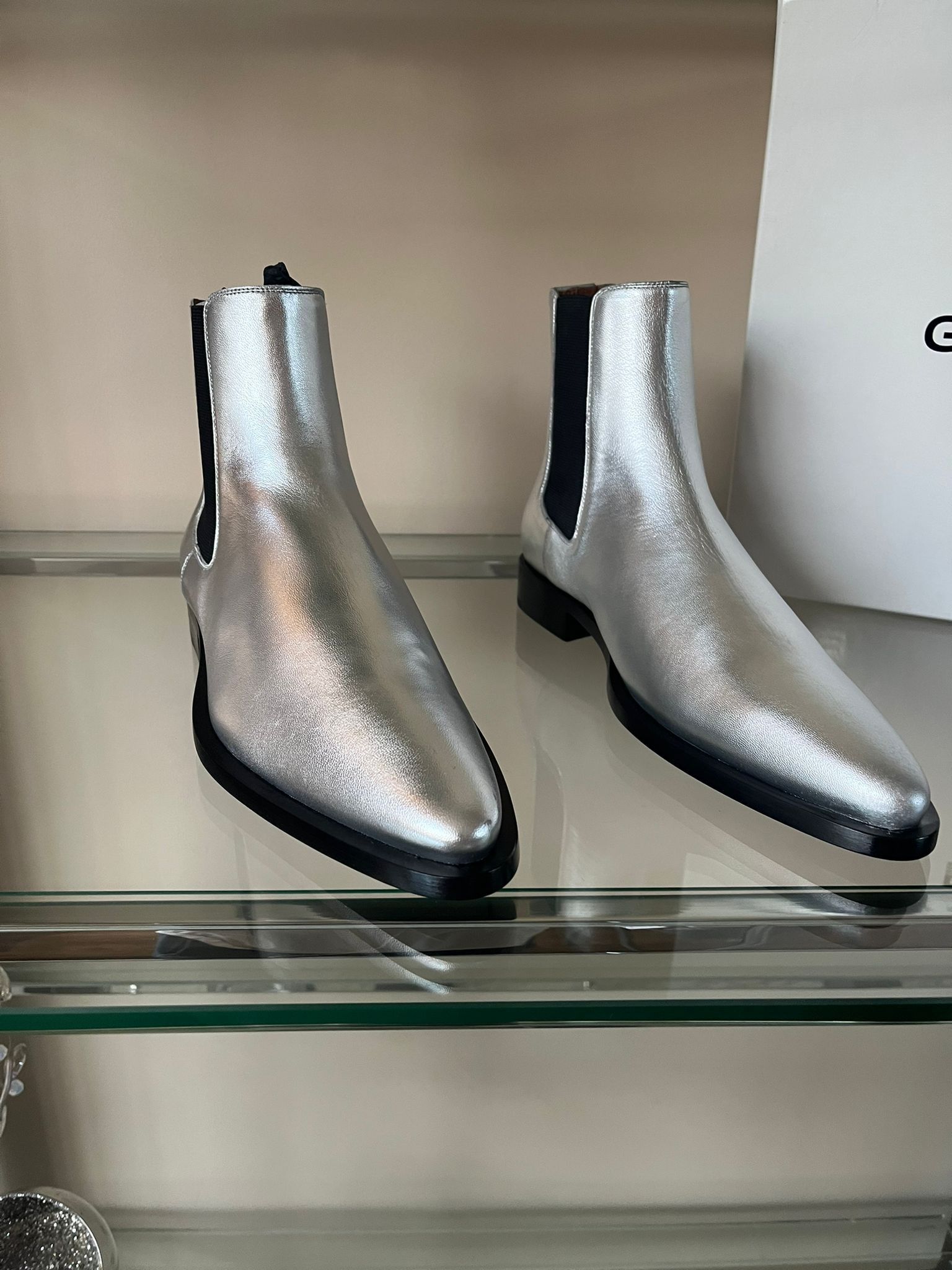 Givenchy Chelsea Boots in Silver Size US 8 / EU 41 - 10 Thumbnail