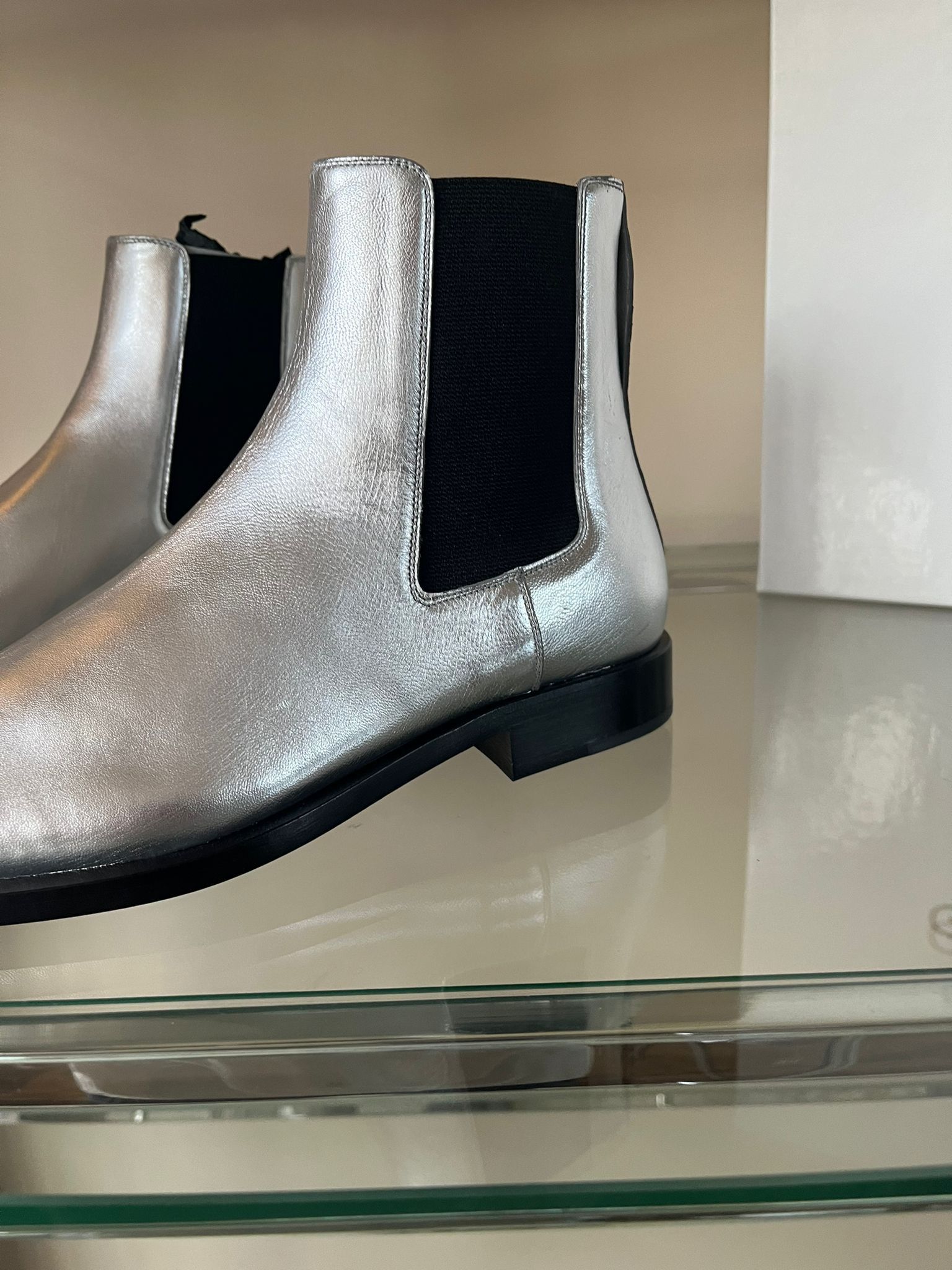 Givenchy Chelsea Boots in Silver Size US 8 / EU 41 - 16 Thumbnail