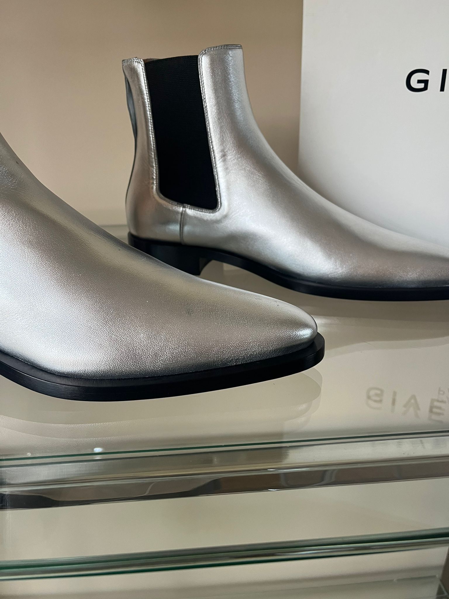 Givenchy Chelsea Boots in Silver Size US 8 / EU 41 - 8 Thumbnail