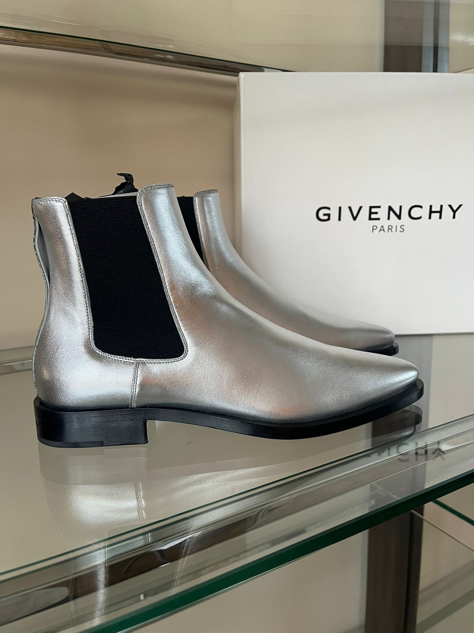 Givenchy Chelsea Boots in Silver Size US 8 / EU 41 - 4 Thumbnail