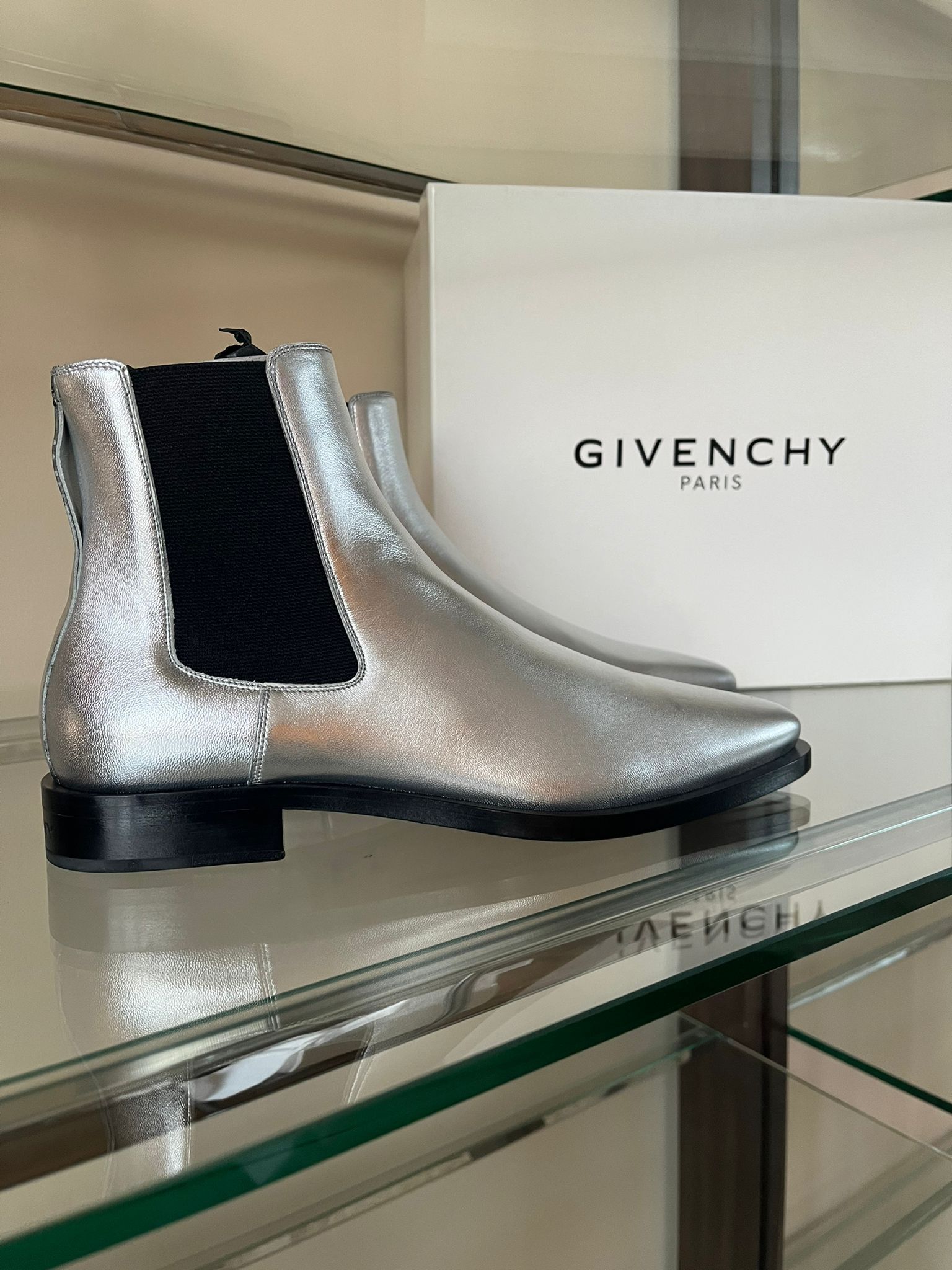 Givenchy Chelsea Boots in Silver Size US 8 / EU 41 - 3 Thumbnail
