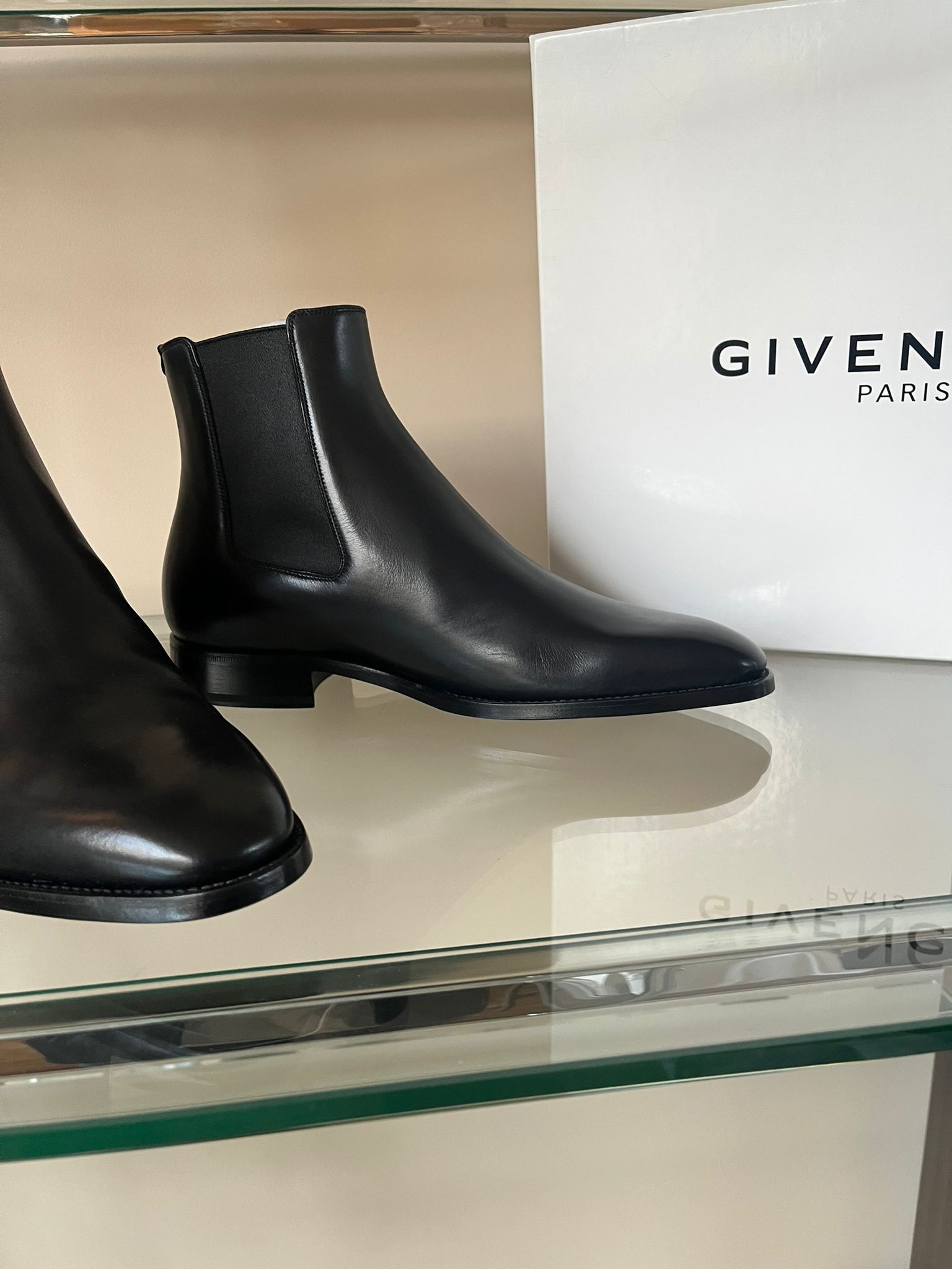 Givenchy Chelsea Boots in Black Size US 8 / EU 41 - 3 Thumbnail