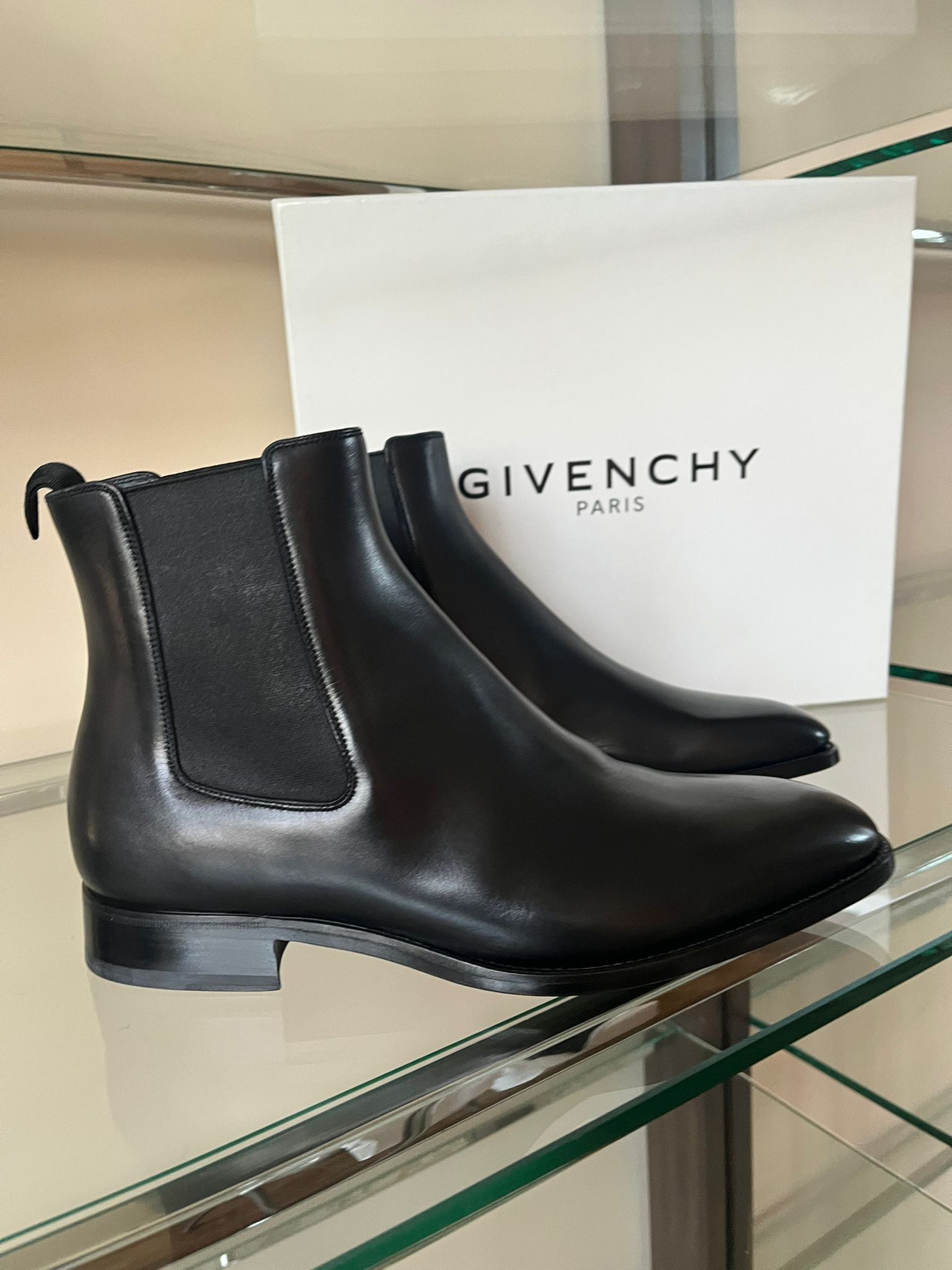 Givenchy Chelsea Boots in Black Size US 8 / EU 41 - 14 Thumbnail