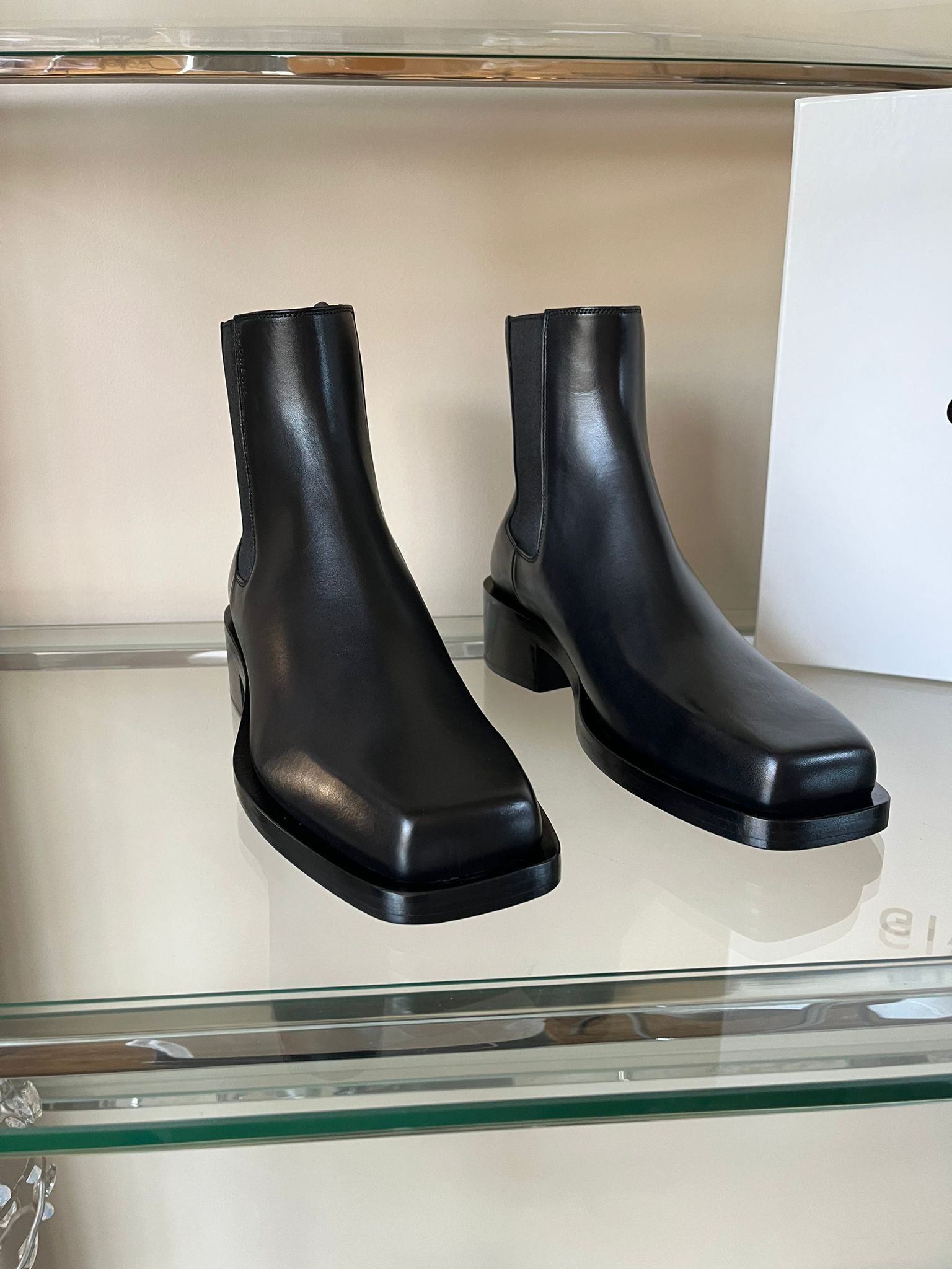 Givenchy Austin Show Chelsea Boots in Black Size US 7 / EU 40 - 11 Thumbnail