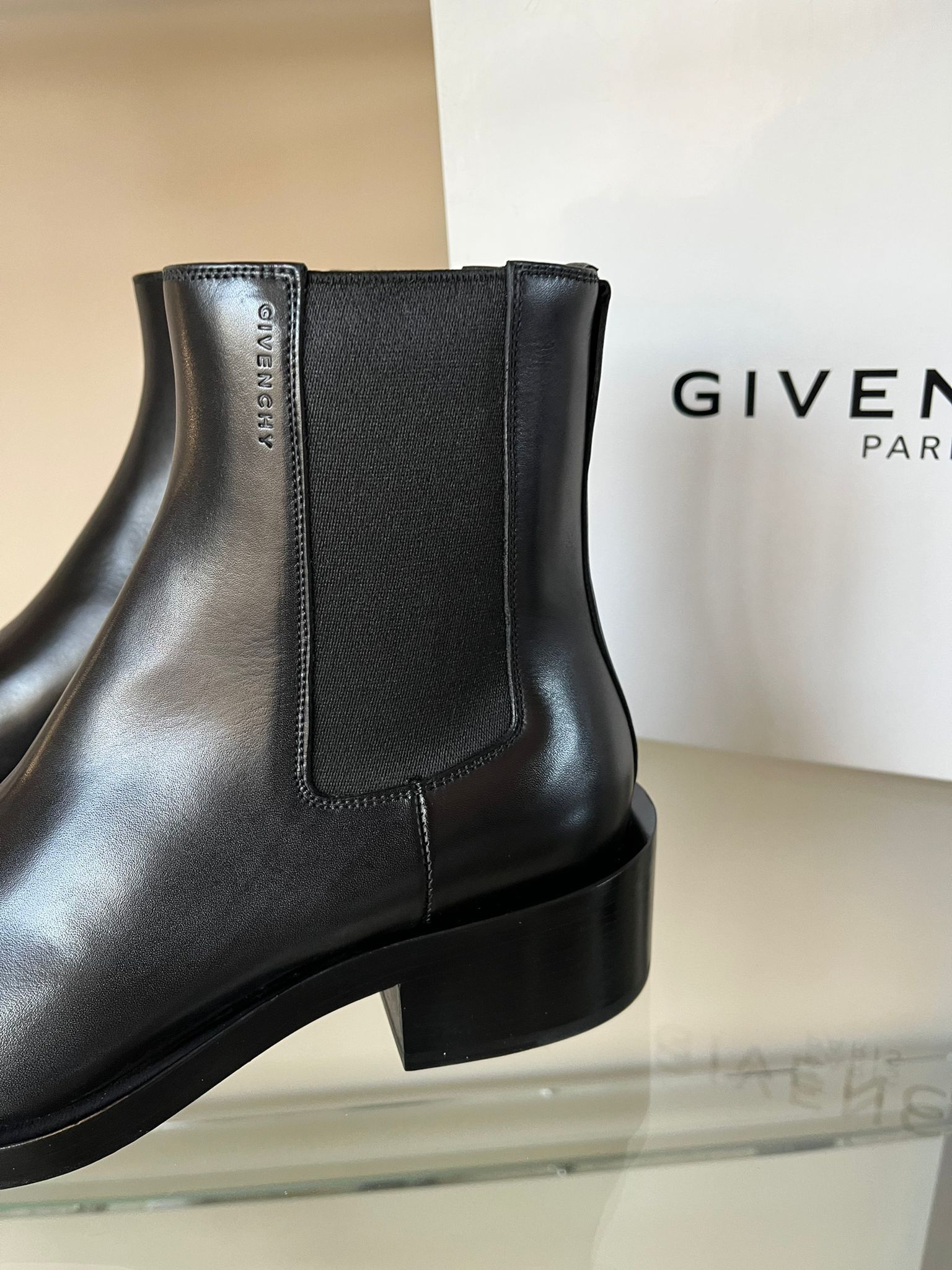 Givenchy Austin Show Chelsea Boots in Black Size US 7 / EU 40 - 17 Thumbnail