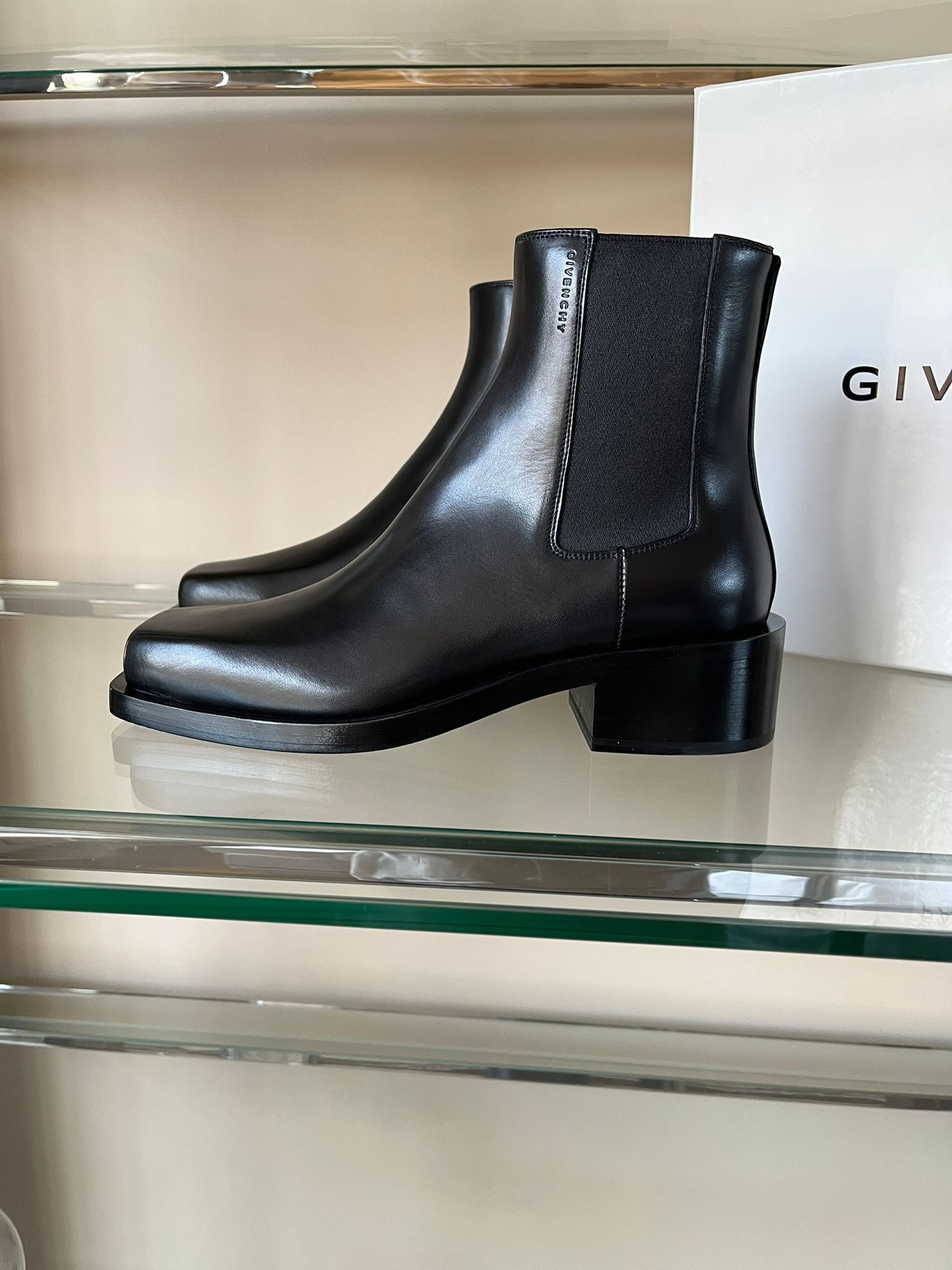 Givenchy Austin Show Chelsea Boots in Black Size US 7 / EU 40 - 20 Thumbnail