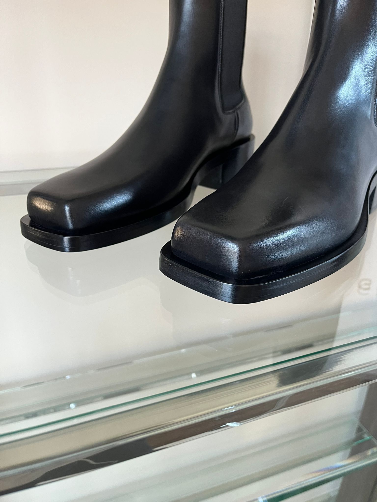 Givenchy Austin Show Chelsea Boots in Black Size US 7 / EU 40 - 15 Thumbnail