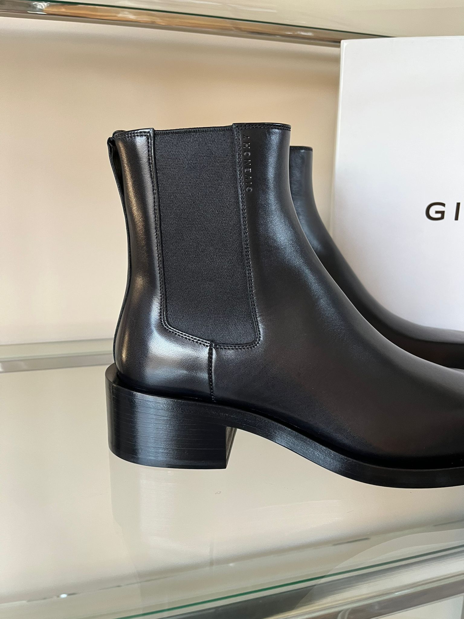 Givenchy Austin Show Chelsea Boots in Black Size US 7 / EU 40 - 5 Thumbnail