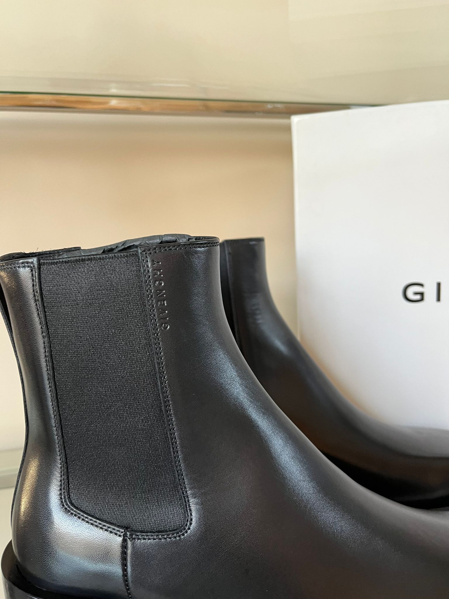 Givenchy Austin Show Chelsea Boots in Black Size US 7 / EU 40 - 7 Thumbnail