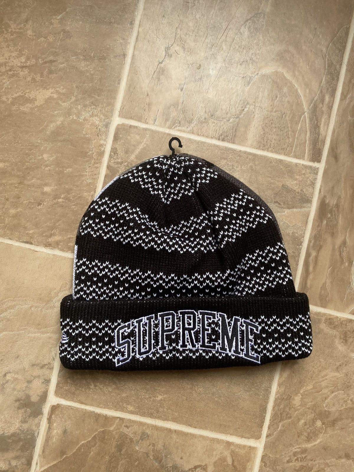 New Era Split Beanie Supreme | Grailed