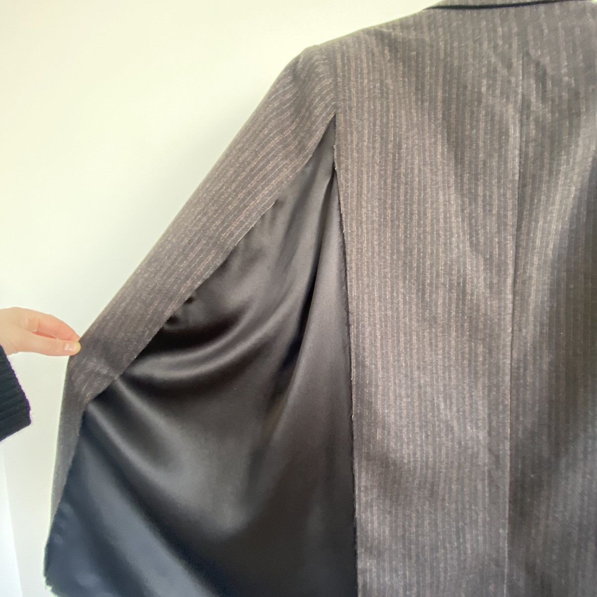 Maison Margiela Maison Margiela Oversized Pinstripe Cape-Sleeve Blazer Size M / US 6-8 / IT 42-44 - 7 Thumbnail