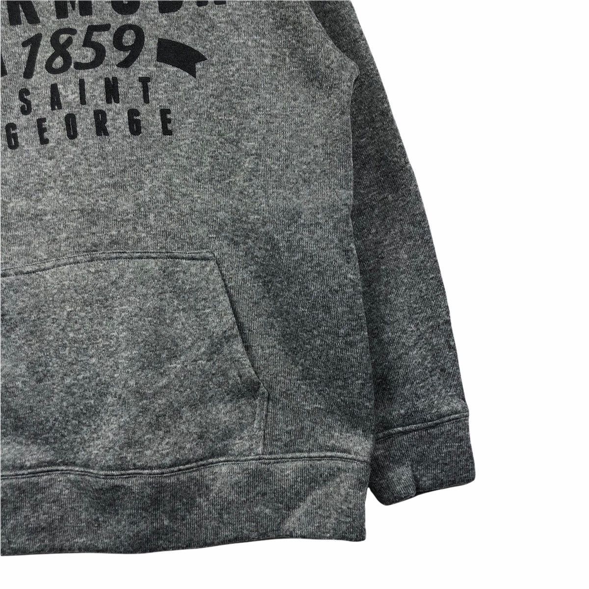 Vintage Bermuda Commonwealth George Pullover Sweatshirt