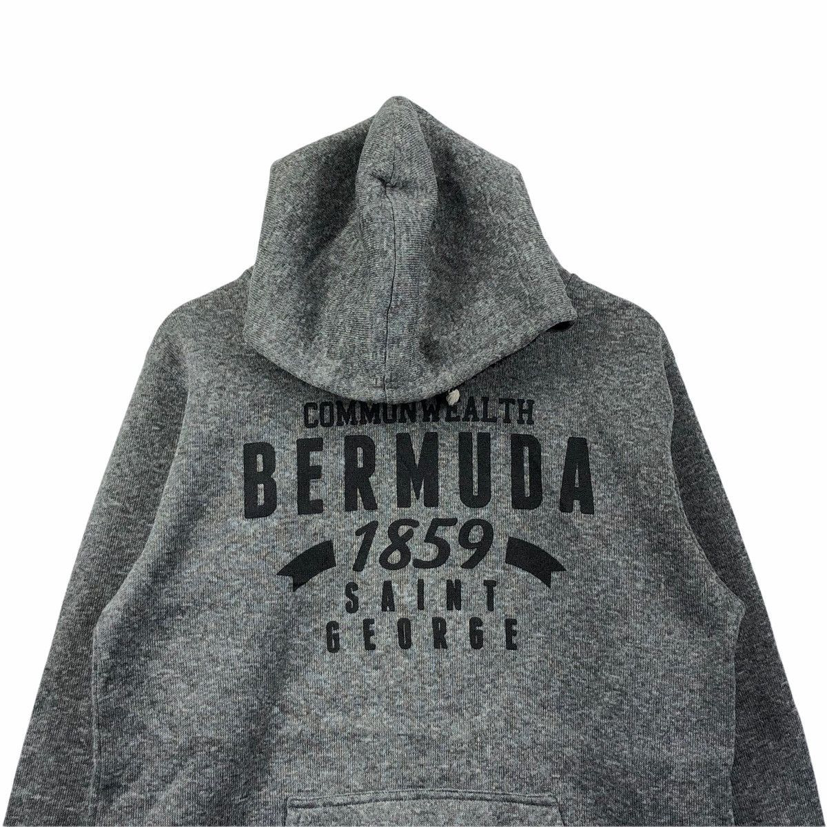 Vintage Bermuda Commonwealth George Pullover Sweatshirt
