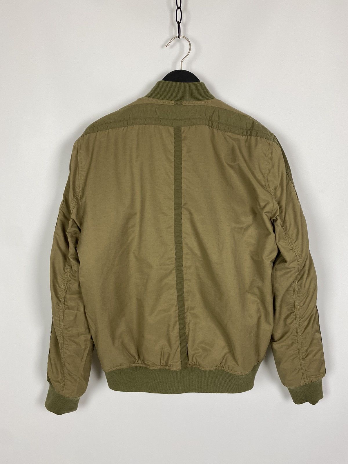 French Connection French Connection Reversible MA-1 Bomber Jacket in S-M Size US S / EU 44-46 / 1 - 6 Thumbnail