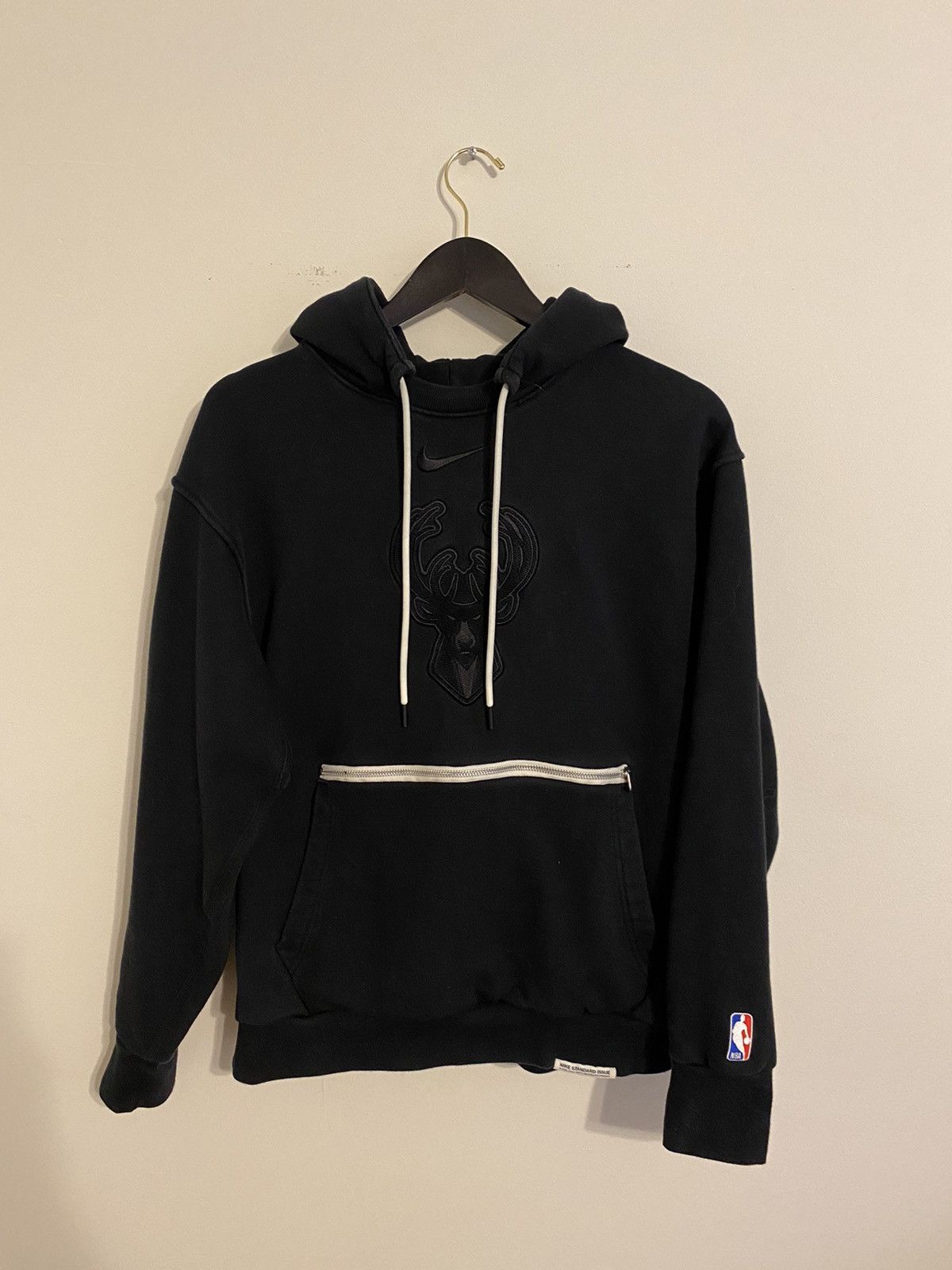 bucks hoodie nike