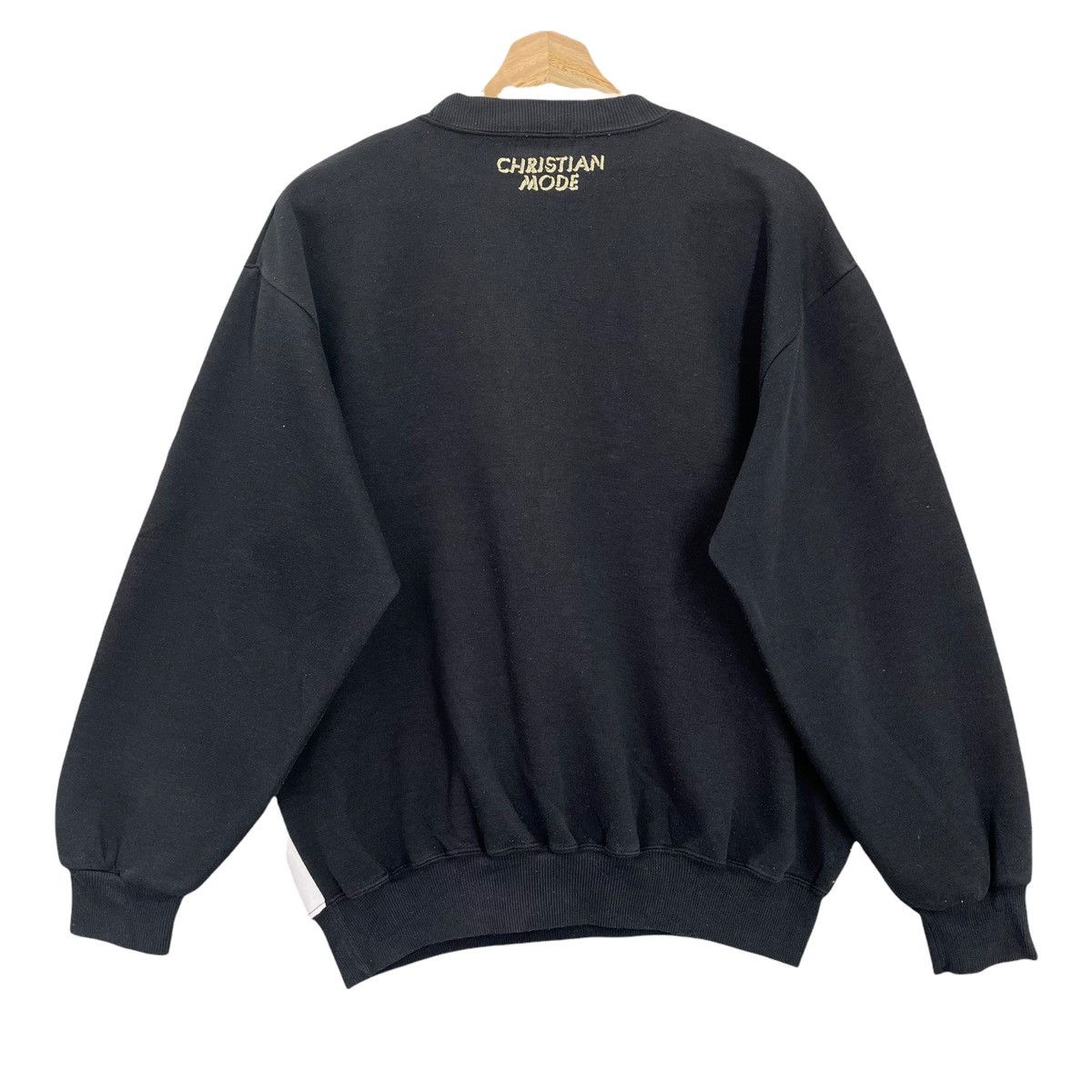 Japanese Brand Vintage Christian Mode Italy Big Logo Sweatshirt Size M Size US M / EU 48-50 / 2 - 8 Thumbnail