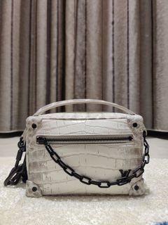 Soft trunk mini leather bag Louis Vuitton Grey in Leather - 35548962