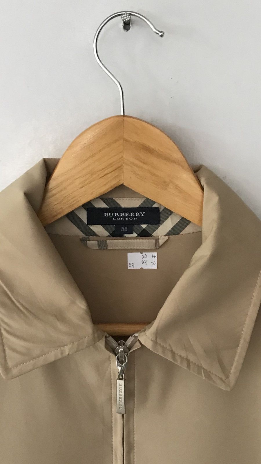 Burberry BURBERRY ZIPPIER NYLON WOMAN JACKET Size XS / US 0-2 / IT 36-38 - 6 Thumbnail