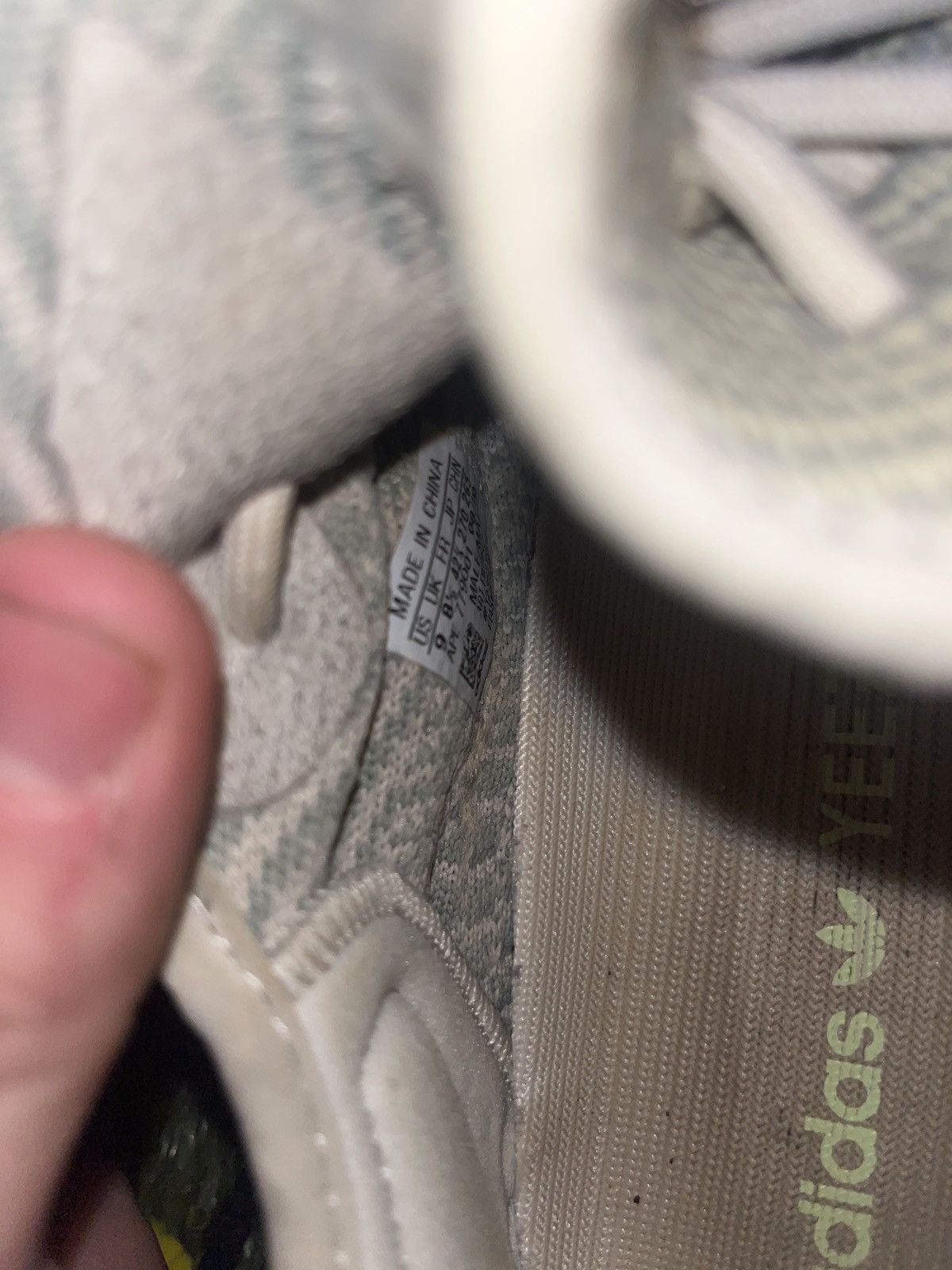 Yeezy 350 v2 Citrin